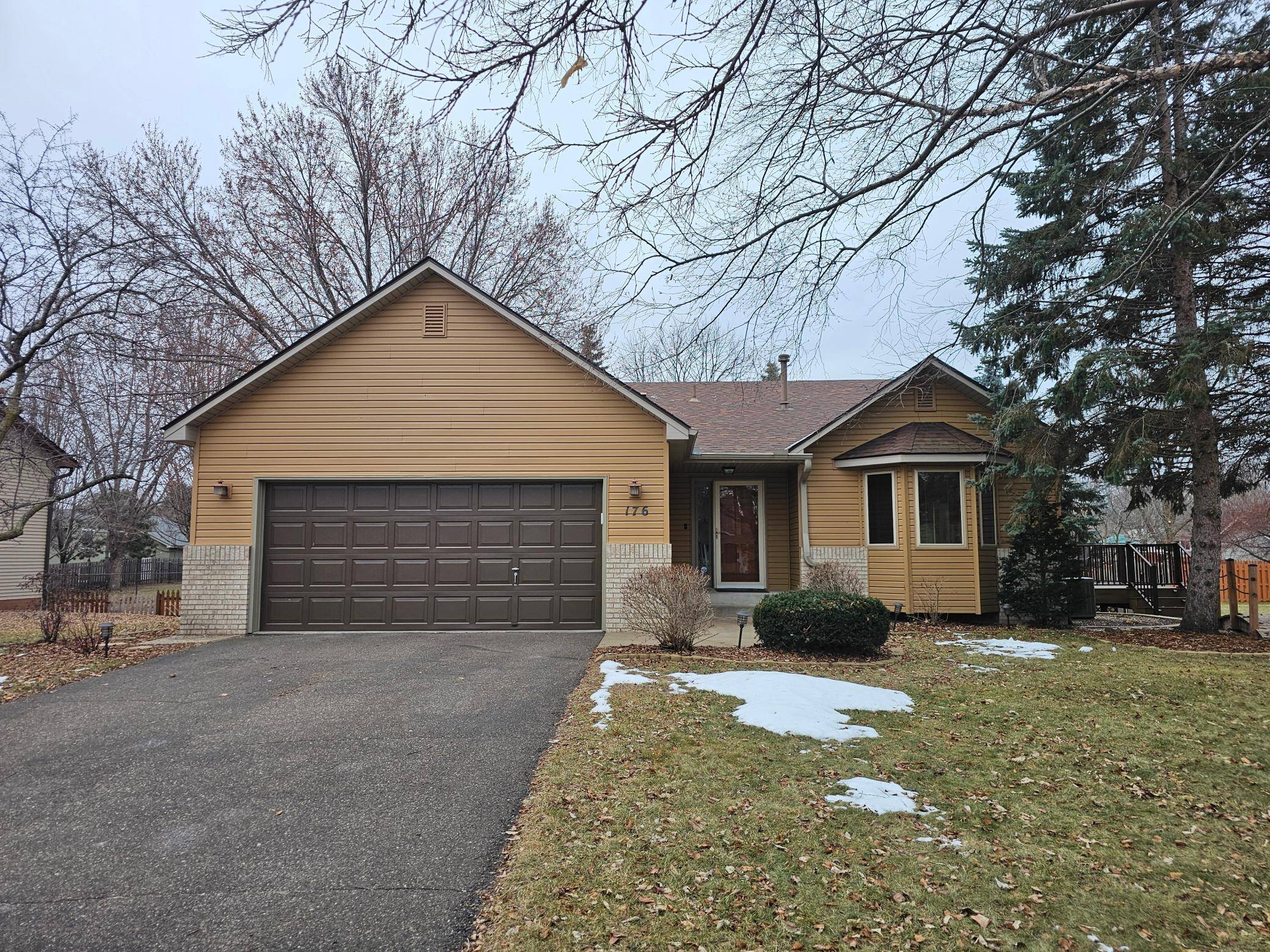 Lino Lakes, MN 55014,176 Green Briar DR