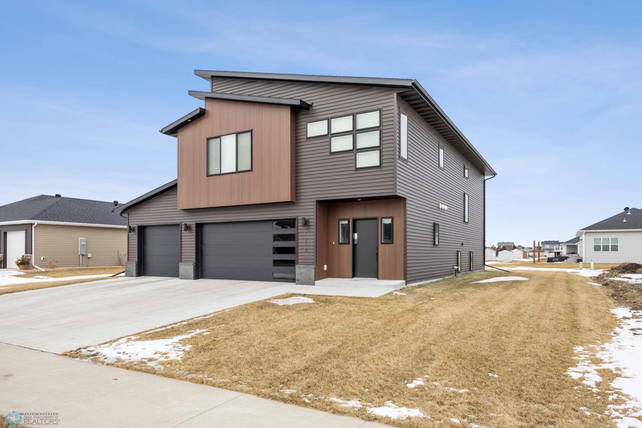 West Fargo, ND 58078,1214 26th AVE W