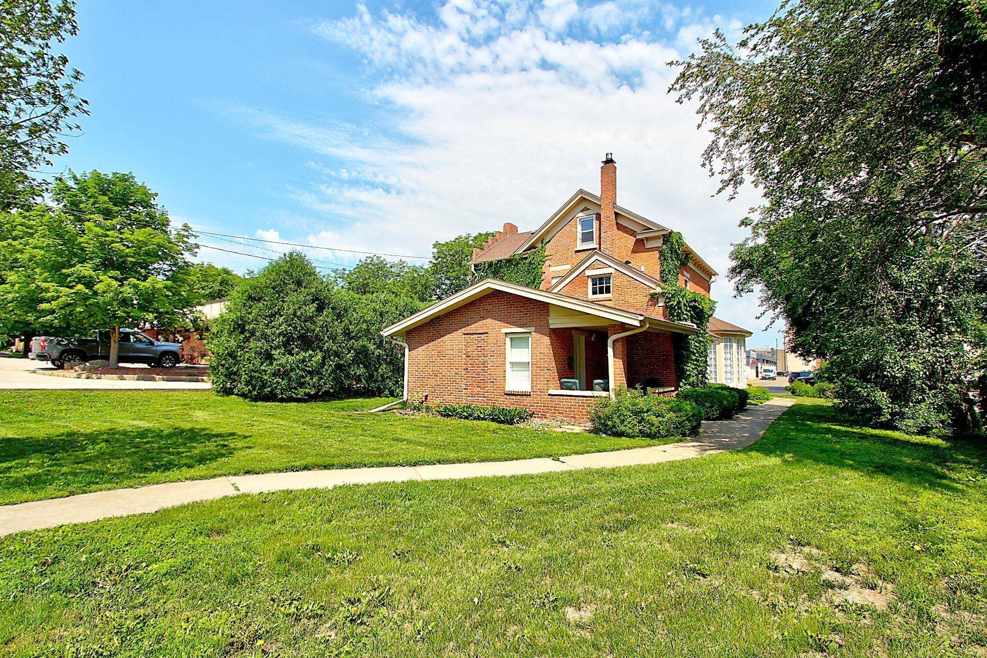 Red Wing, MN 55066,617 W 3rd ST