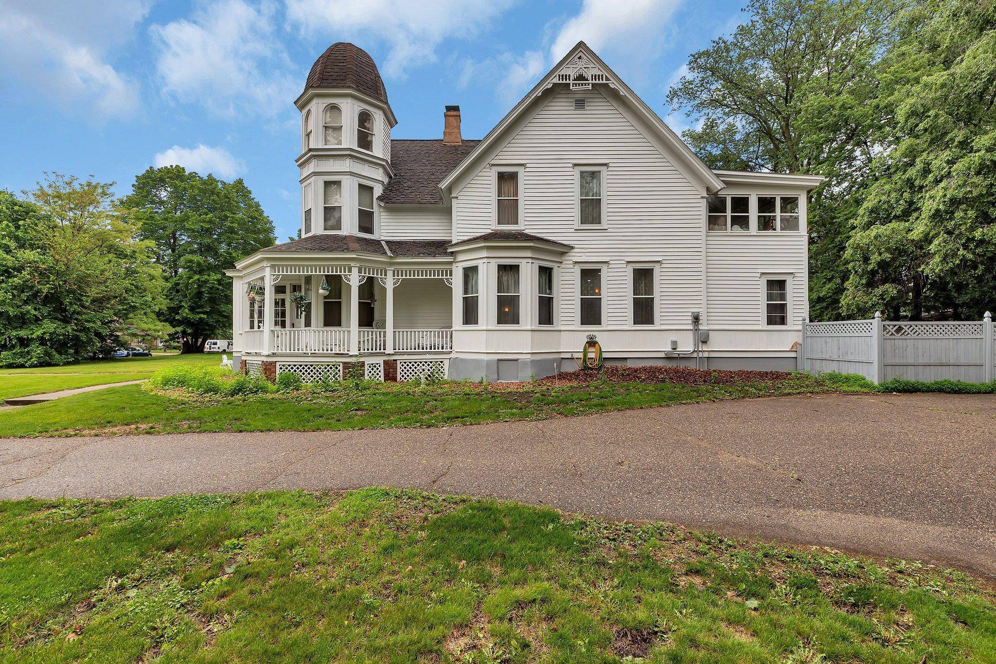 Litchfield, MN 55355,403 S Armstrong AVE
