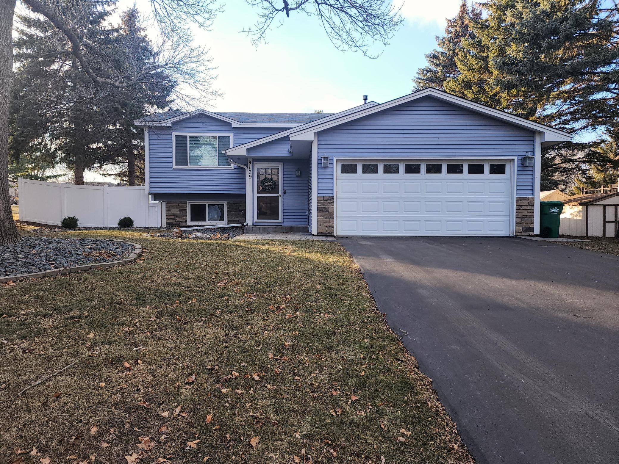 Maple Grove, MN 55369,9179 Larch LN N