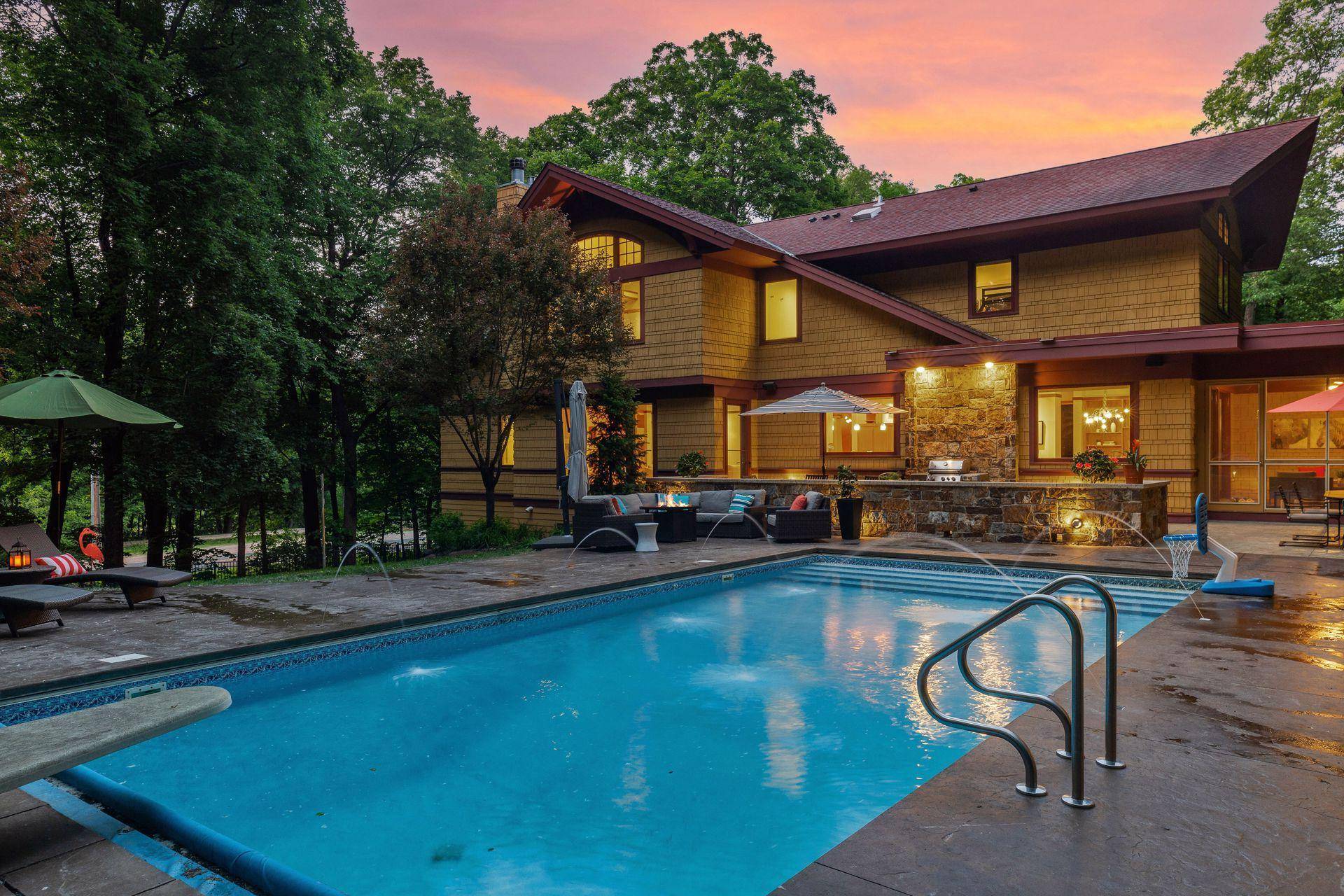 Shorewood, MN 55331,20895 Spencer LN