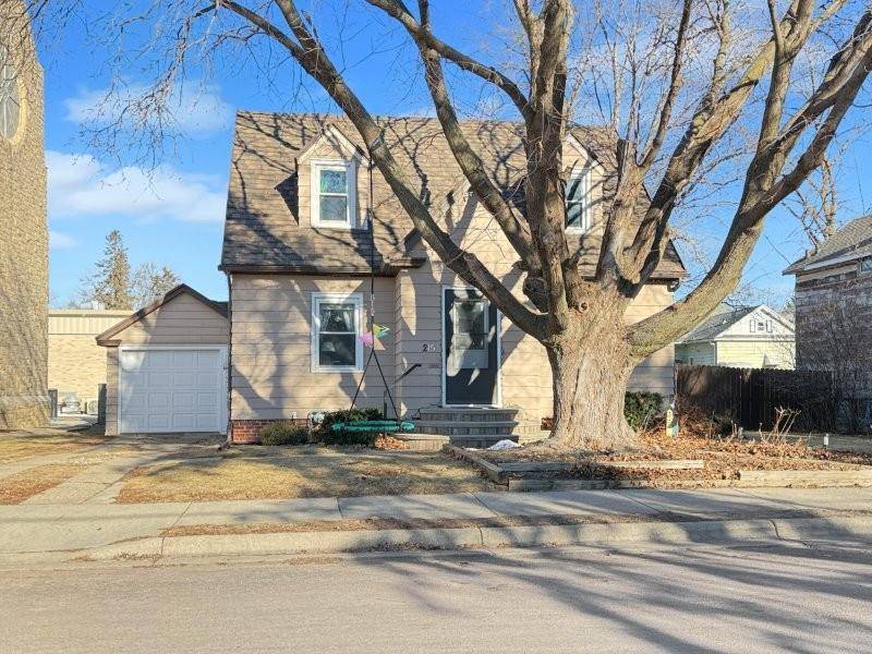 Fairmont, MN 56031,215 Budd ST