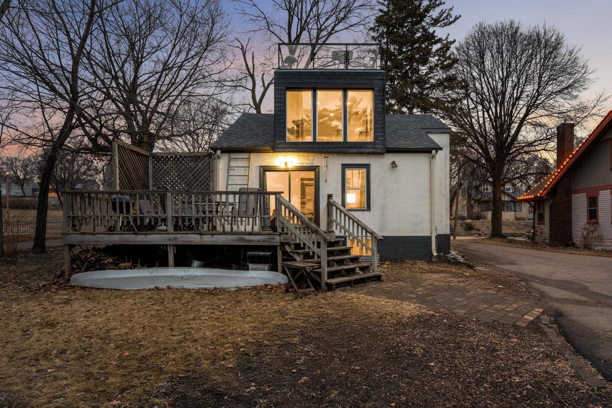 Minneapolis, MN 55405,437 Penn AVE S