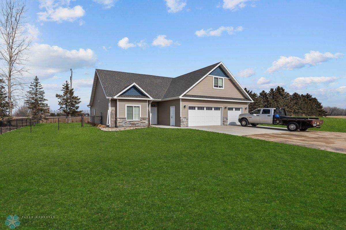 Hankinson, ND 58041,300 Pine DR