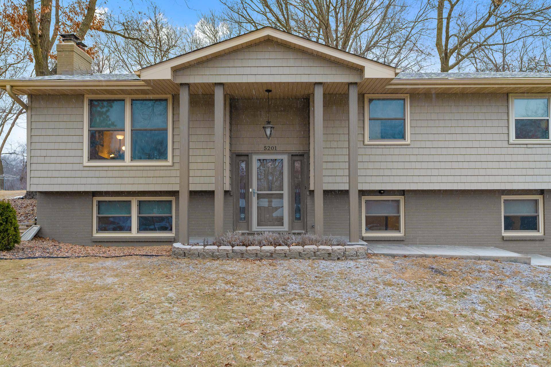 Prior Lake, MN 55372,5201 Candy Cove TRL SE