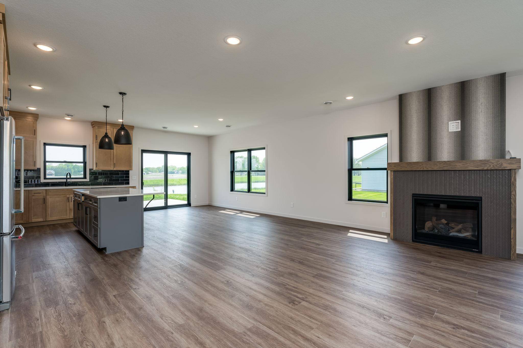 North Mankato, MN 56003,2112 Deerwood DR