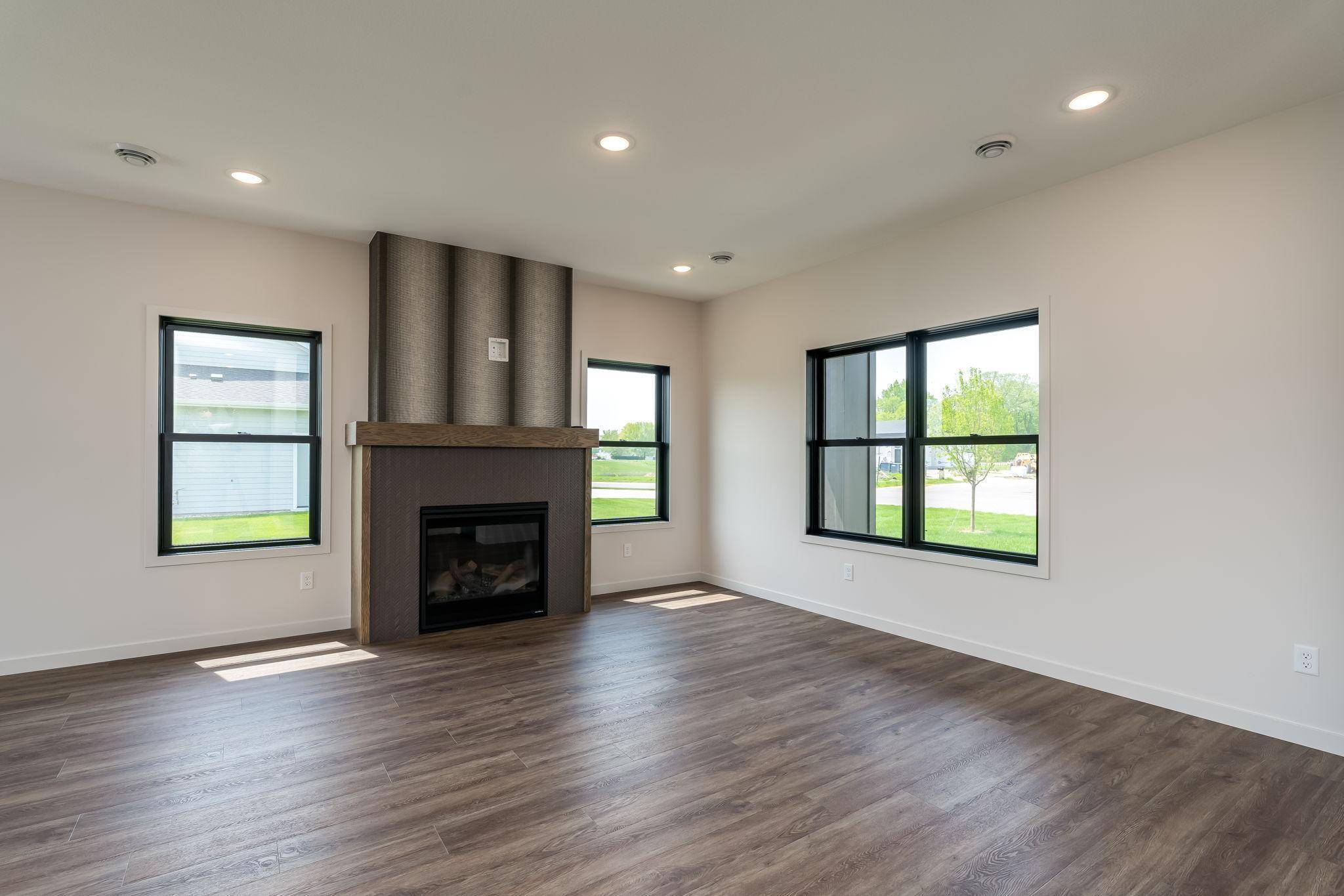 North Mankato, MN 56003,2112 Deerwood DR