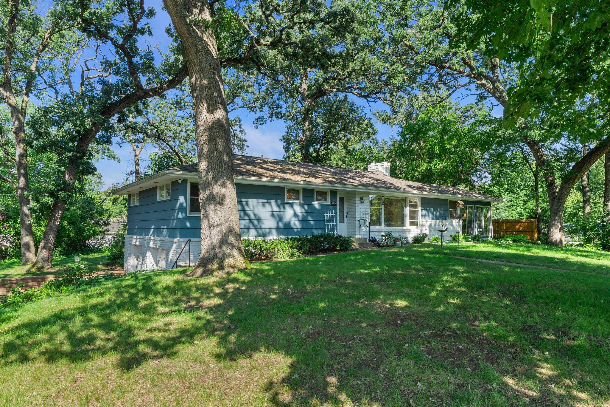 Minnetonka, MN 55345,3704 Moorland RD