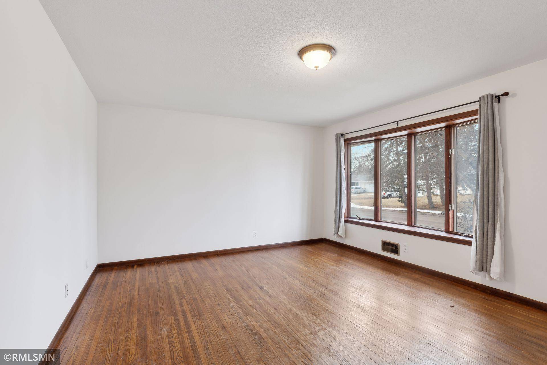 White Bear Lake, MN 55110,3400 Emerald DR