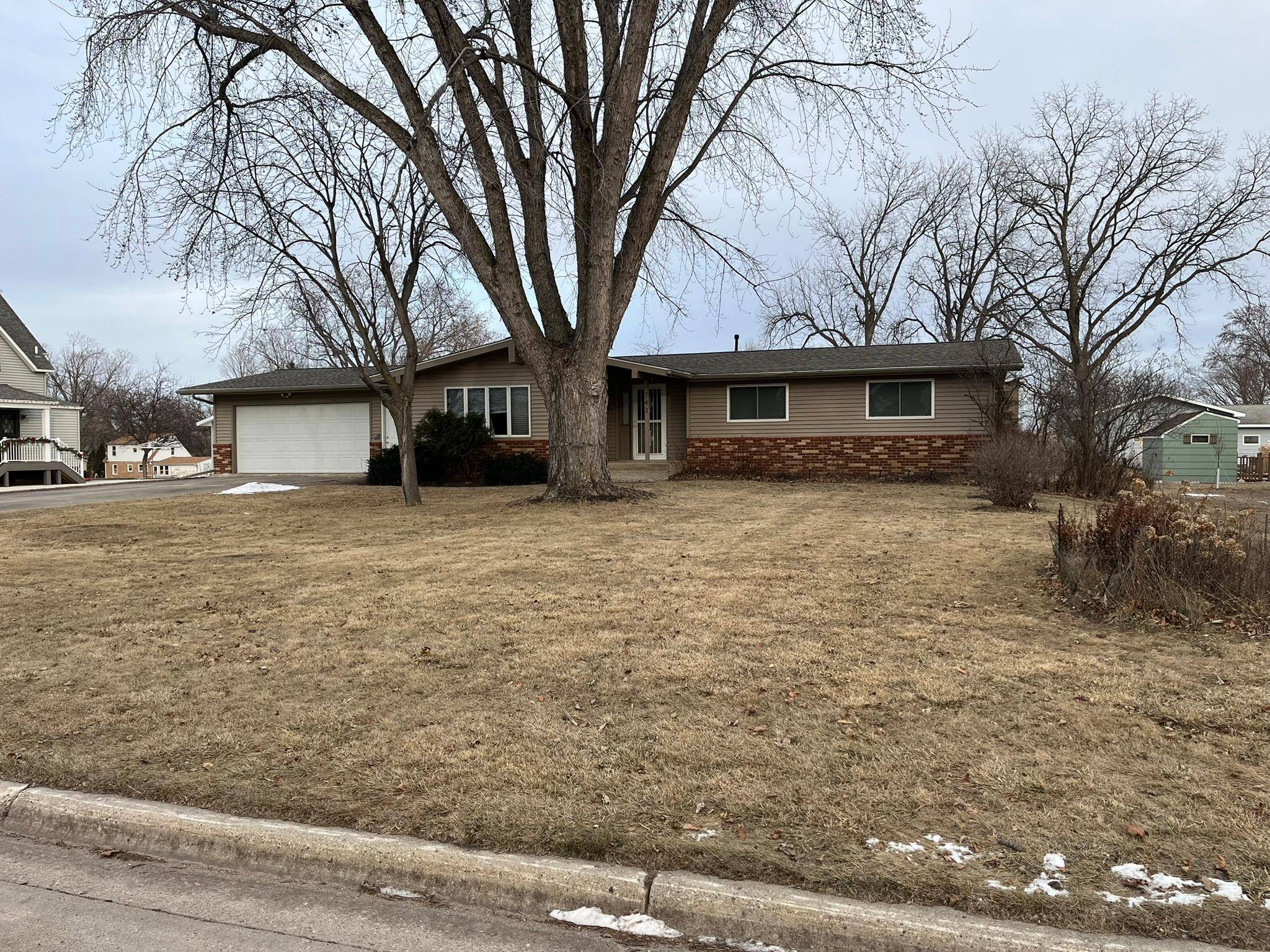 Fairmont, MN 56031,743 Summit DR