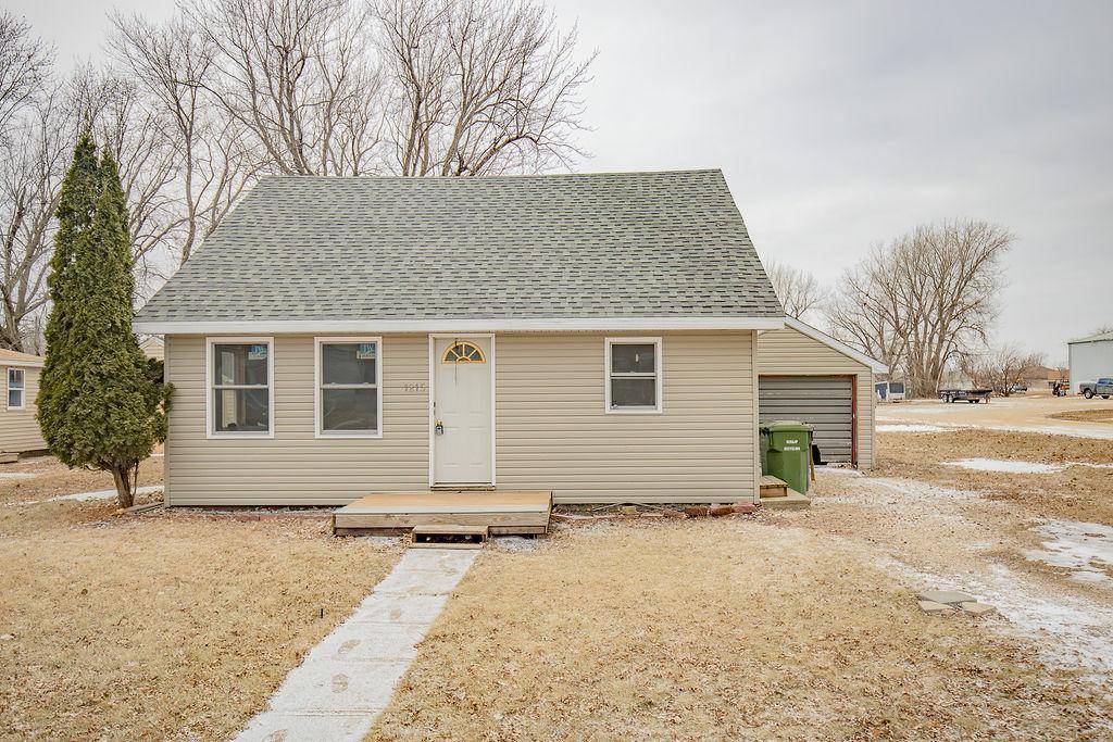 Worthington, MN 56187,1215 Virginia AVE