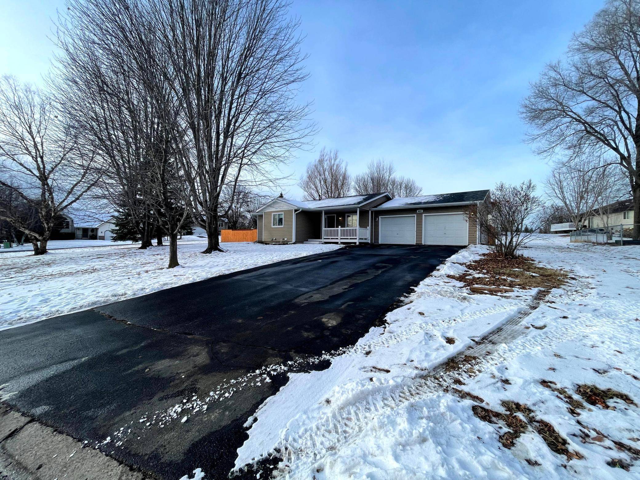 Rockford, MN 55373,8893 Autumn Oaks DR