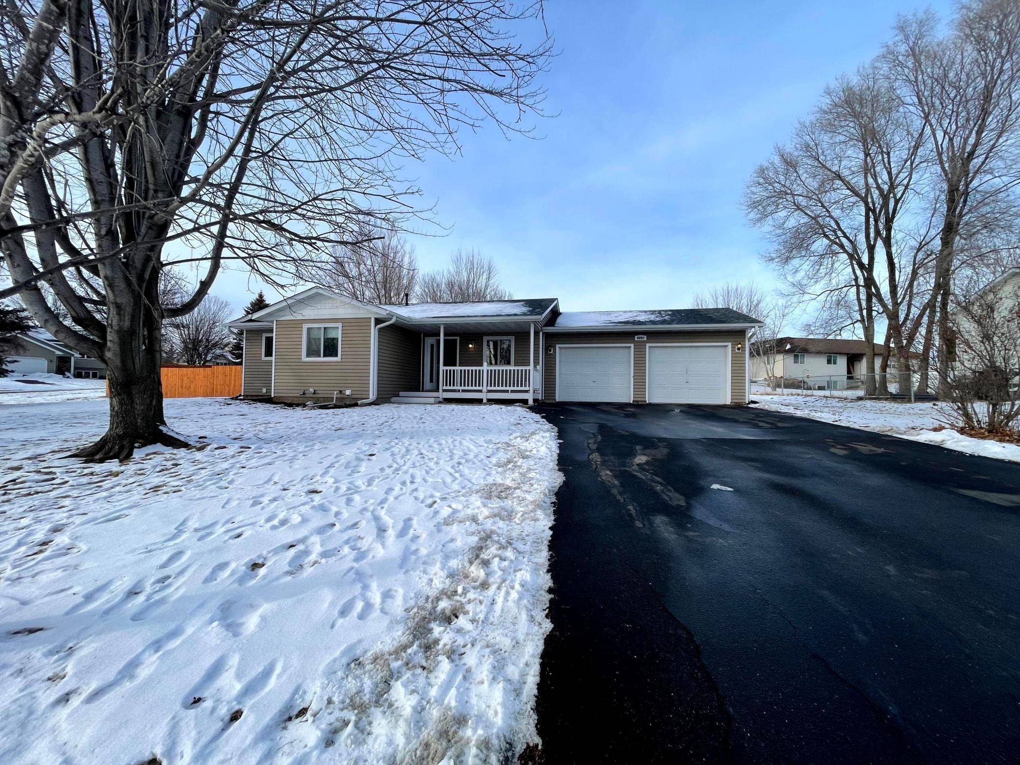 Rockford, MN 55373,8893 Autumn Oaks DR