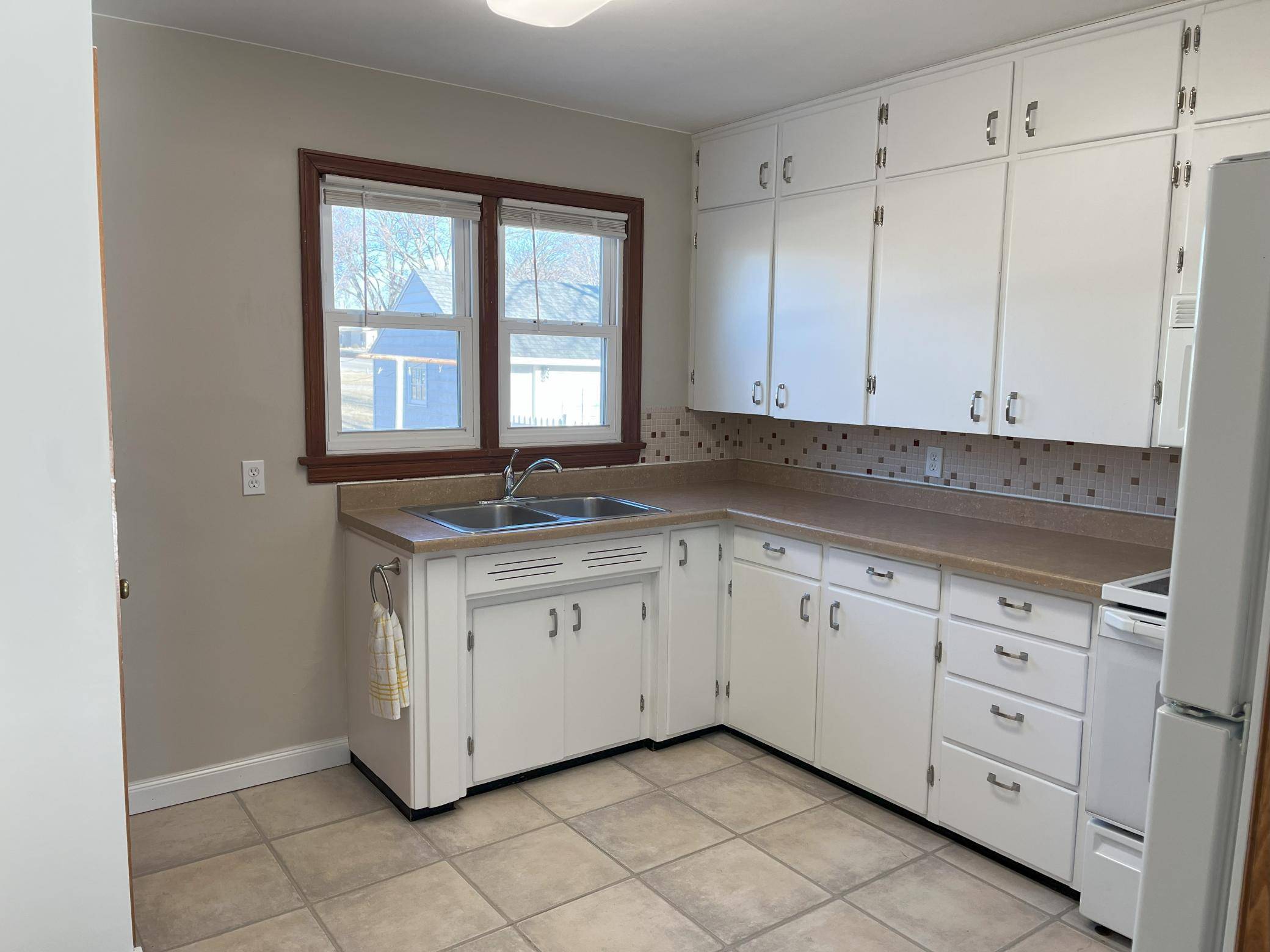 Fairmont, MN 56031,127 Maple ST