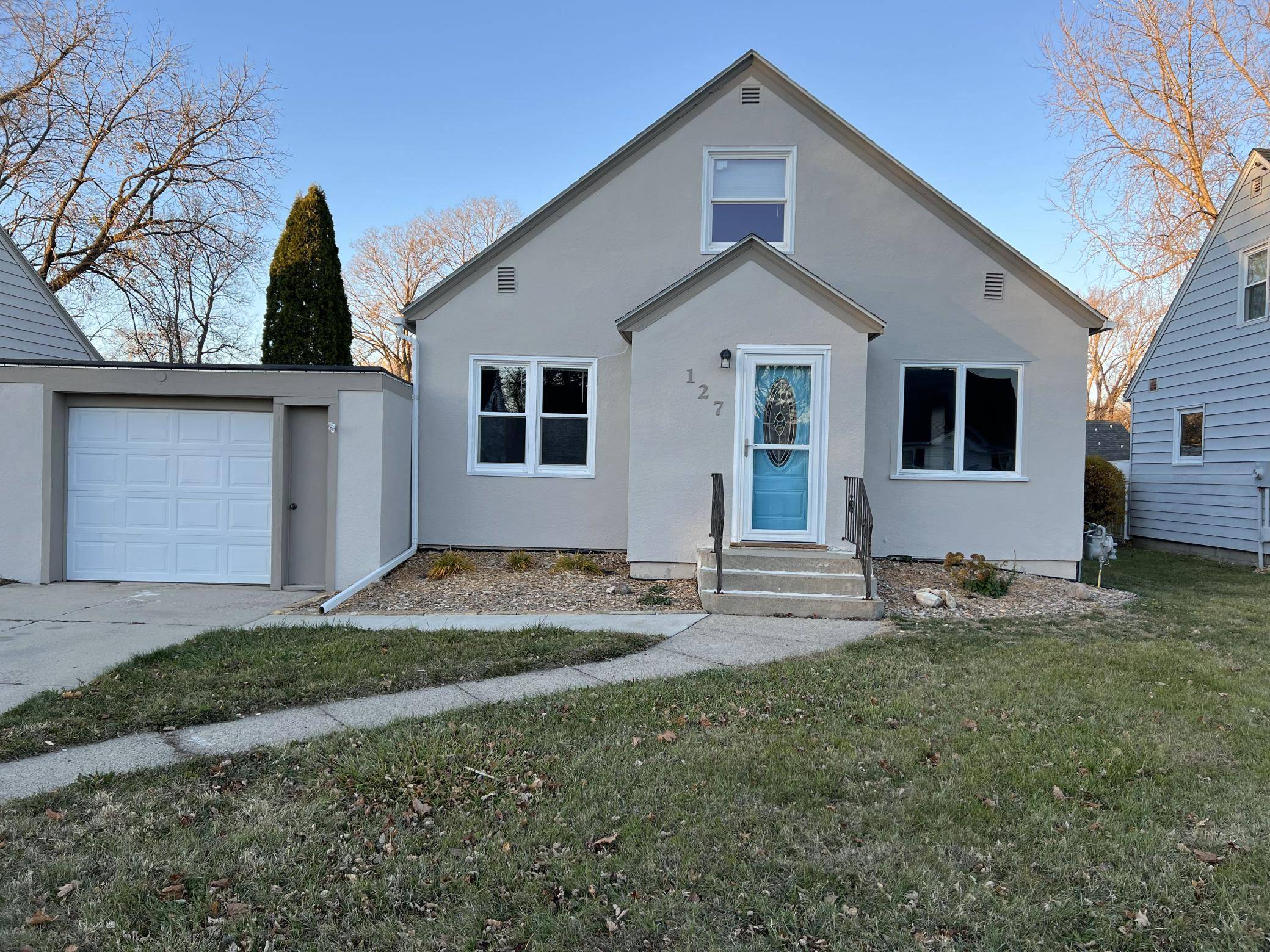 Fairmont, MN 56031,127 Maple ST