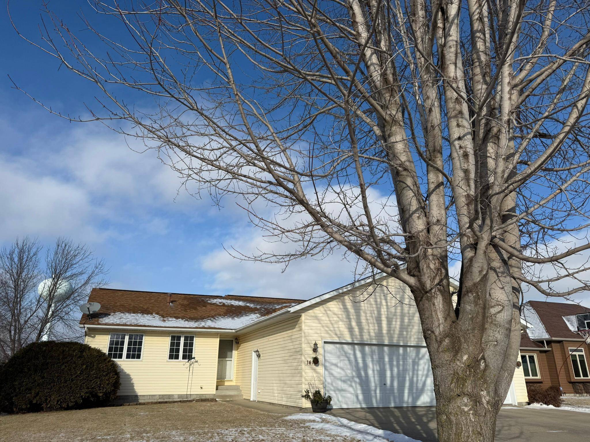 Owatonna, MN 55060,1410 Sage LN NE