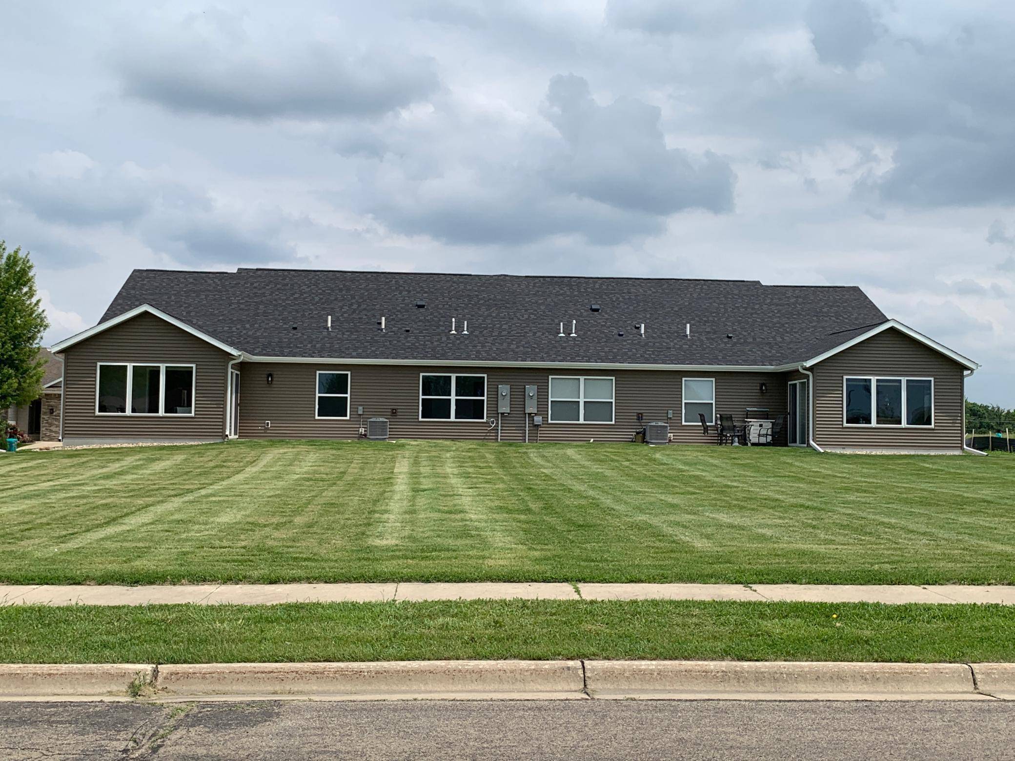 Owatonna, MN 55060,2834 Meadowview LN NE