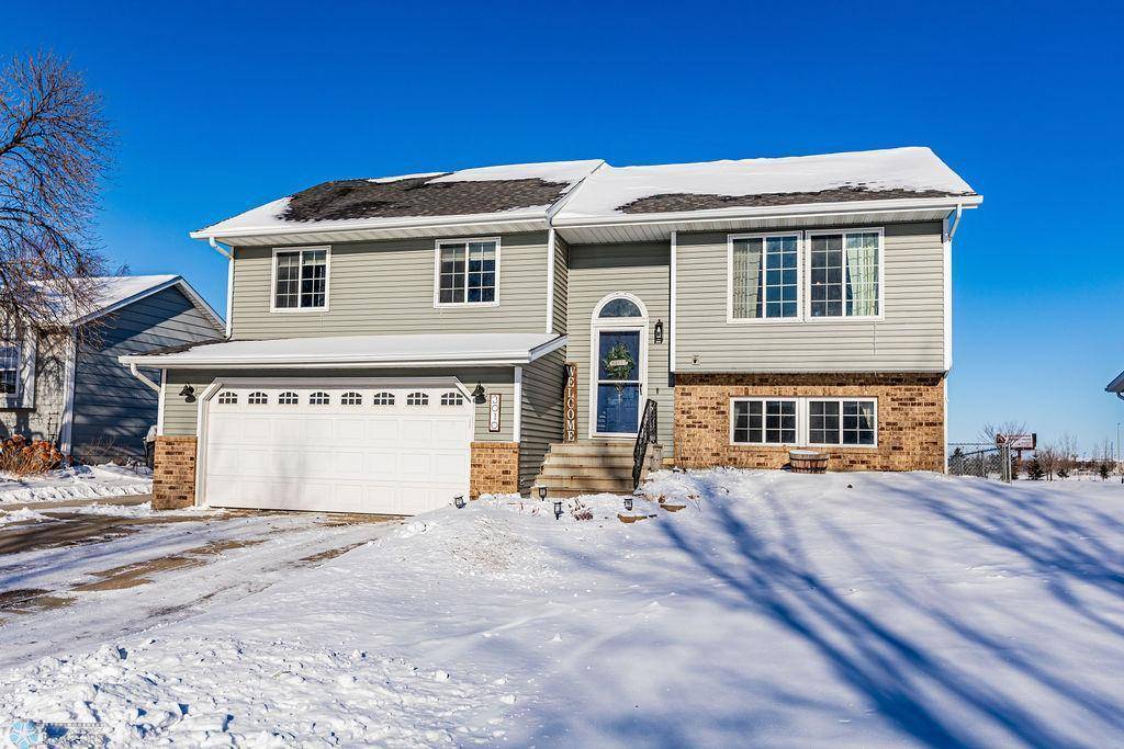 Moorhead, MN 56560,3010 Village Green Drive W LOOP