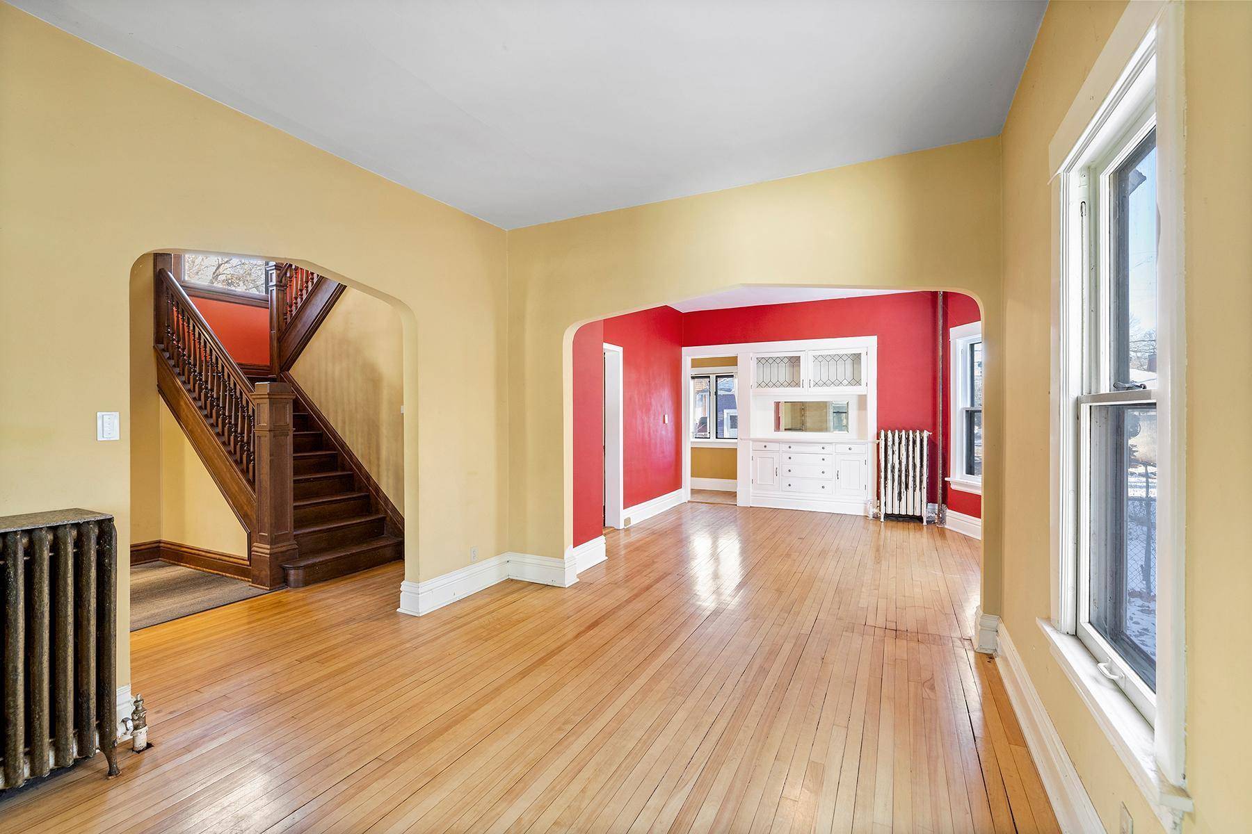 Minneapolis, MN 55408,2641 Dupont AVE S