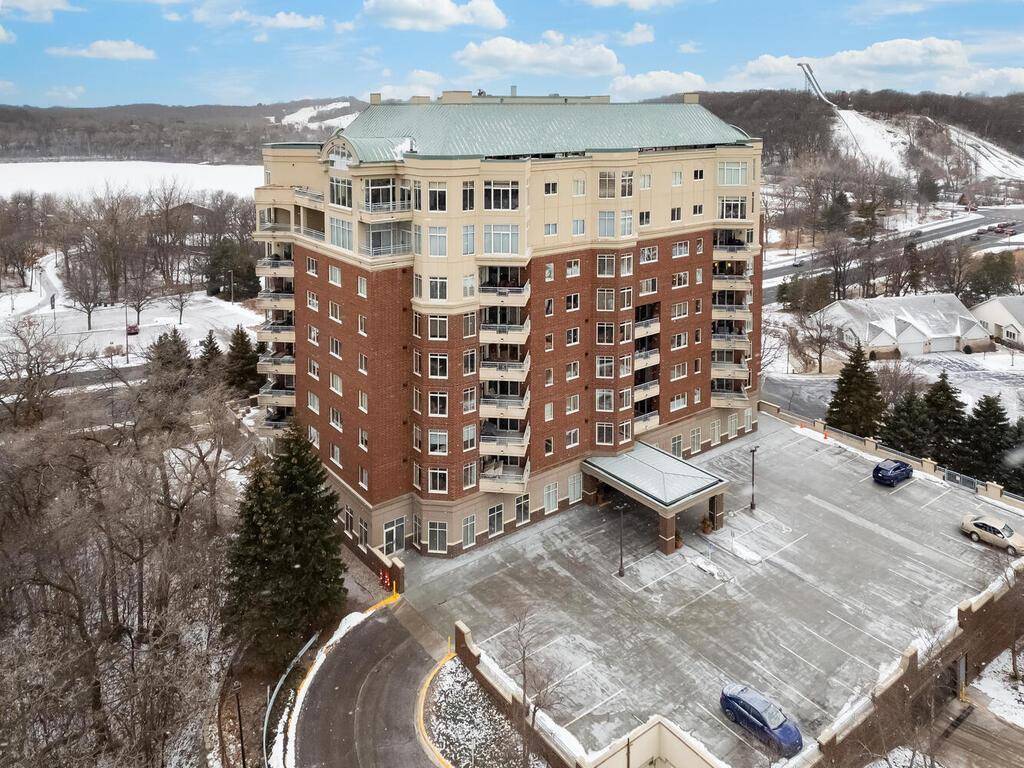 Bloomington, MN 55437,8301 Creekside CIR #510