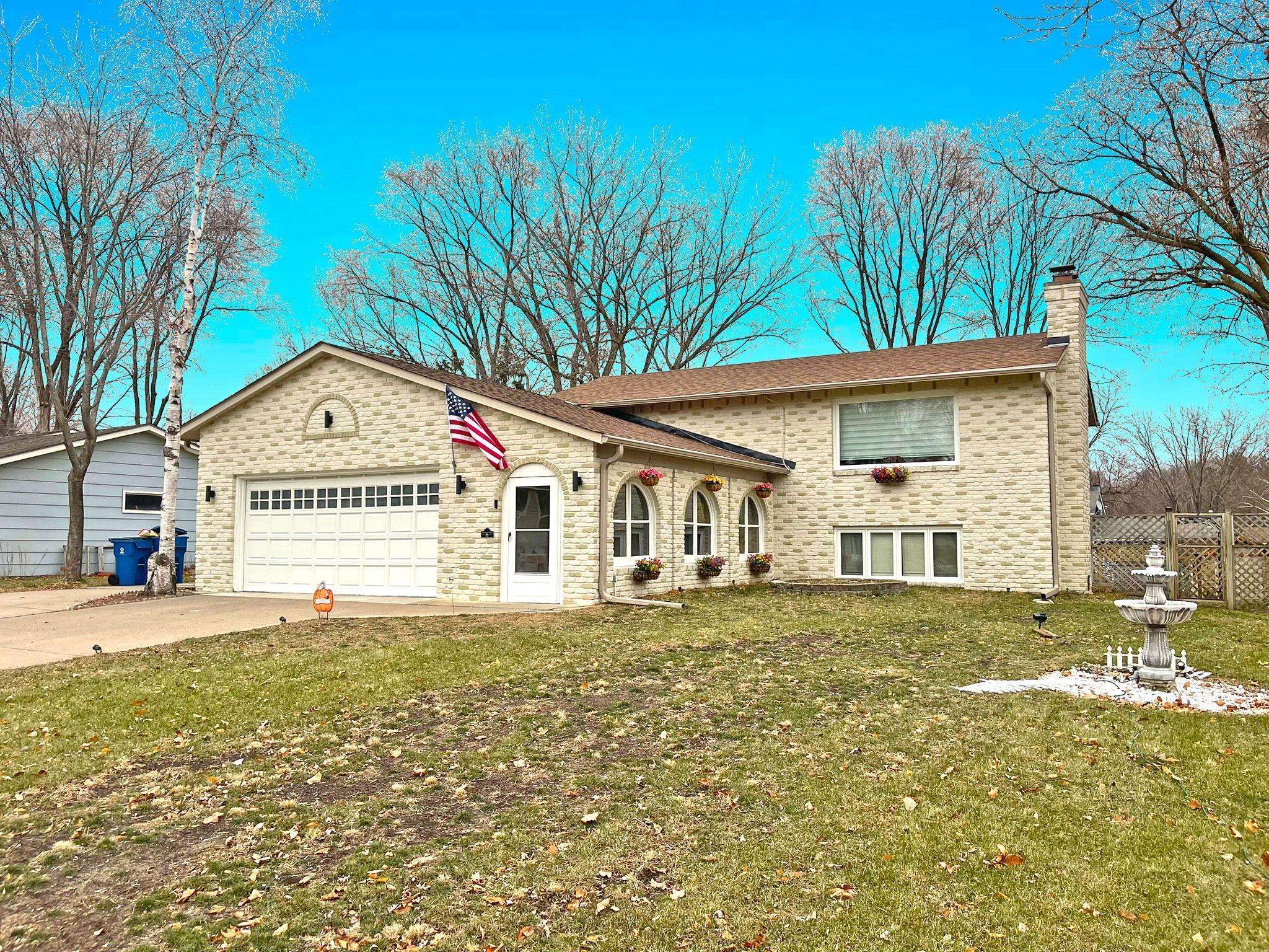 Champlin, MN 55316,333 Belle Aire DR