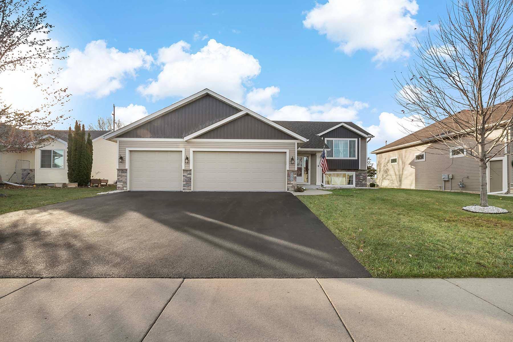 New Prague, MN 56071,1208 Olivia ST SE