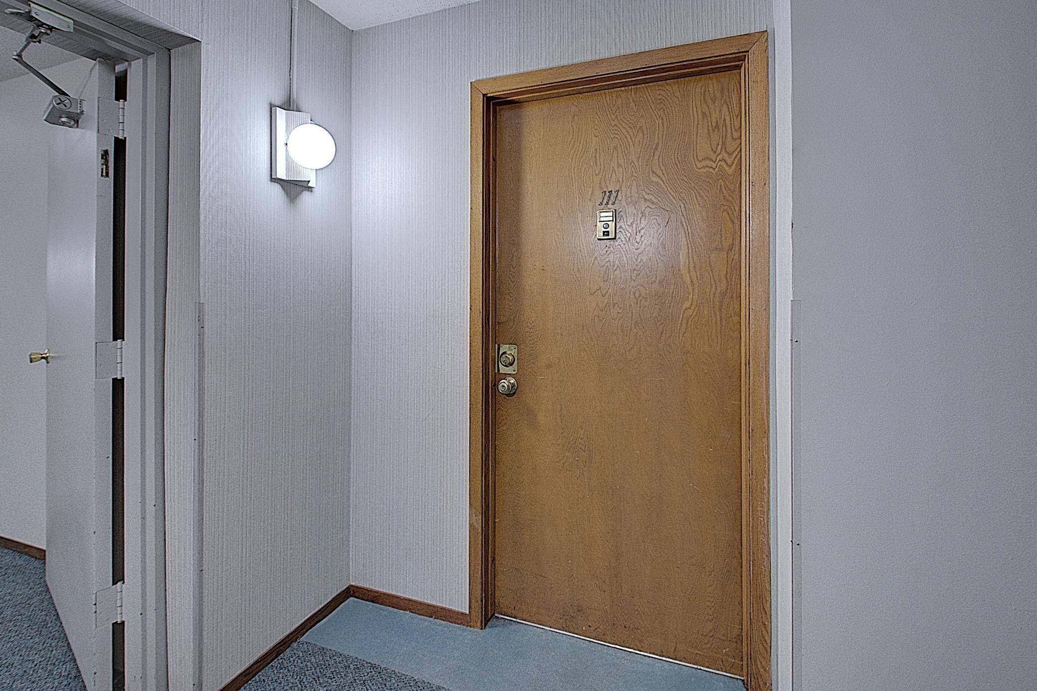 Roseville, MN 55113,2710 Dale ST N #B111