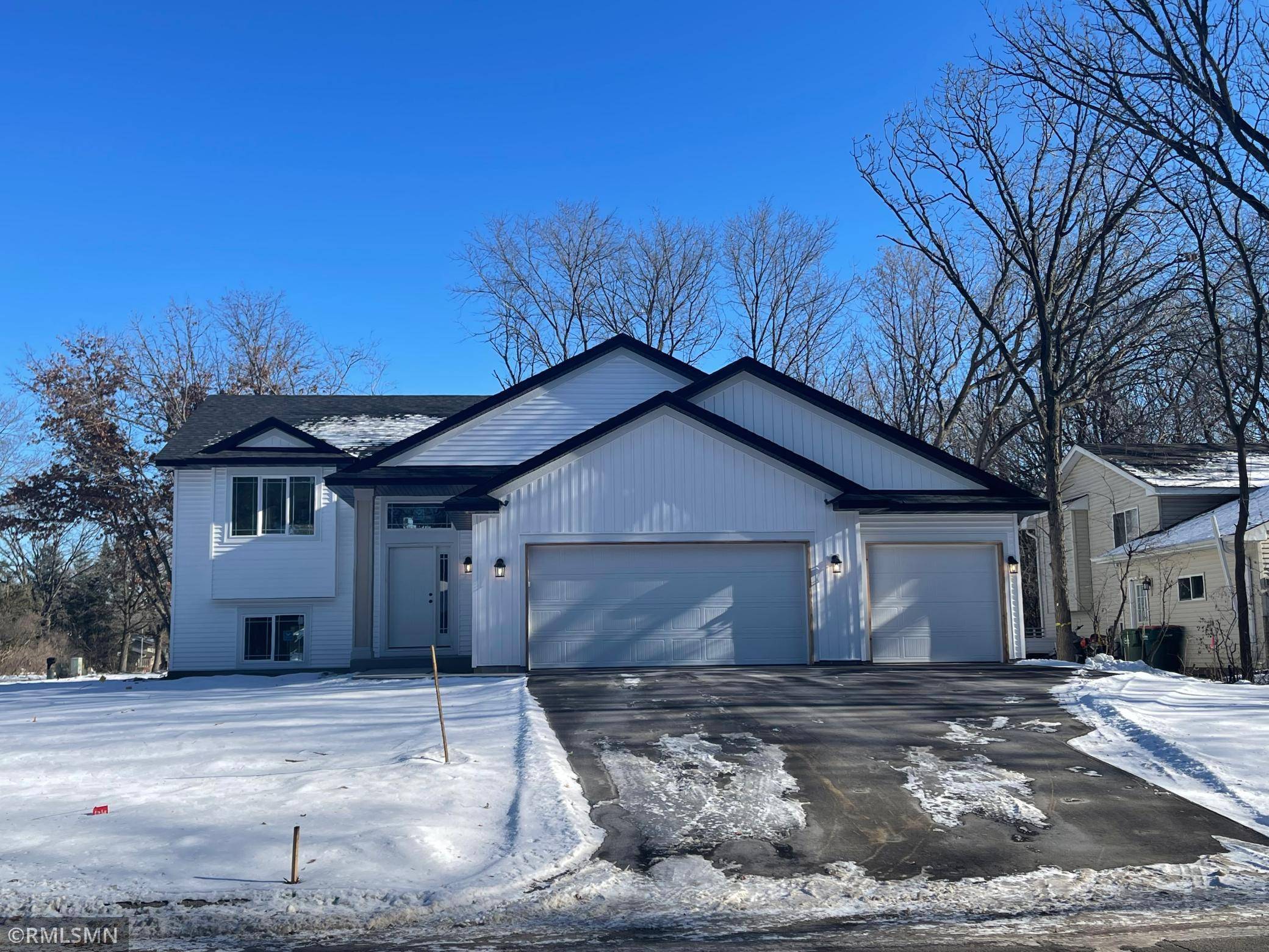 Blaine, MN 55449,9275 Bataan ST NE