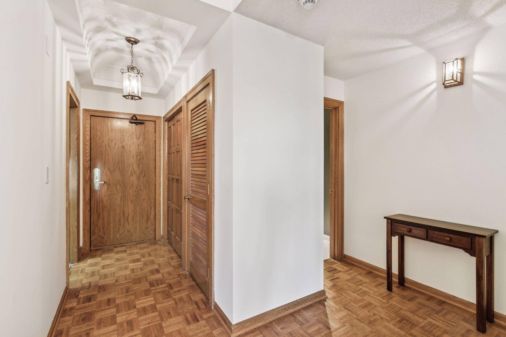 Minneapolis, MN 55403,1235 Yale PL #1401