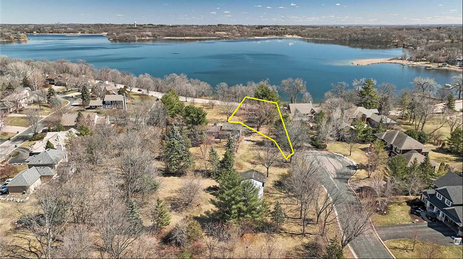 Chanhassen, MN 55331,3921 White Oak LN