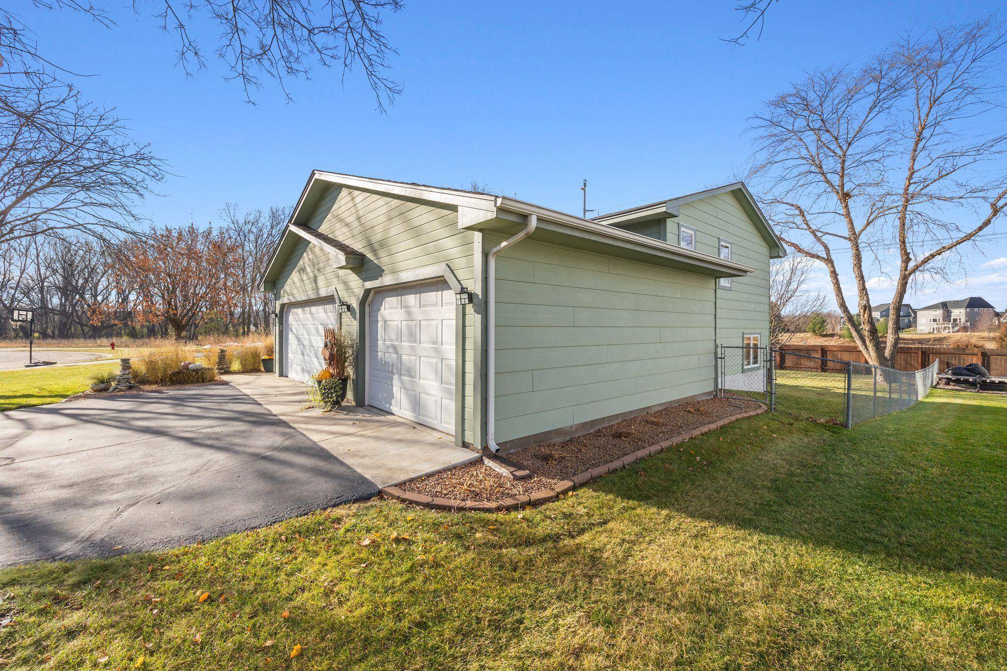 Champlin, MN 55316,12717 Quaker LN N