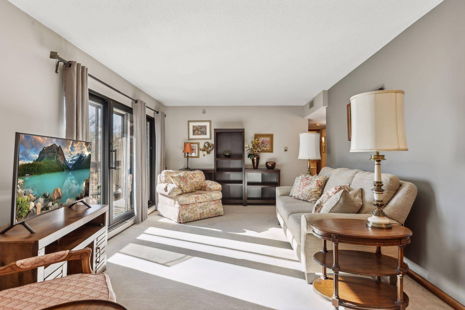 Richfield, MN 55423,6615 Lake Shore DR S #403