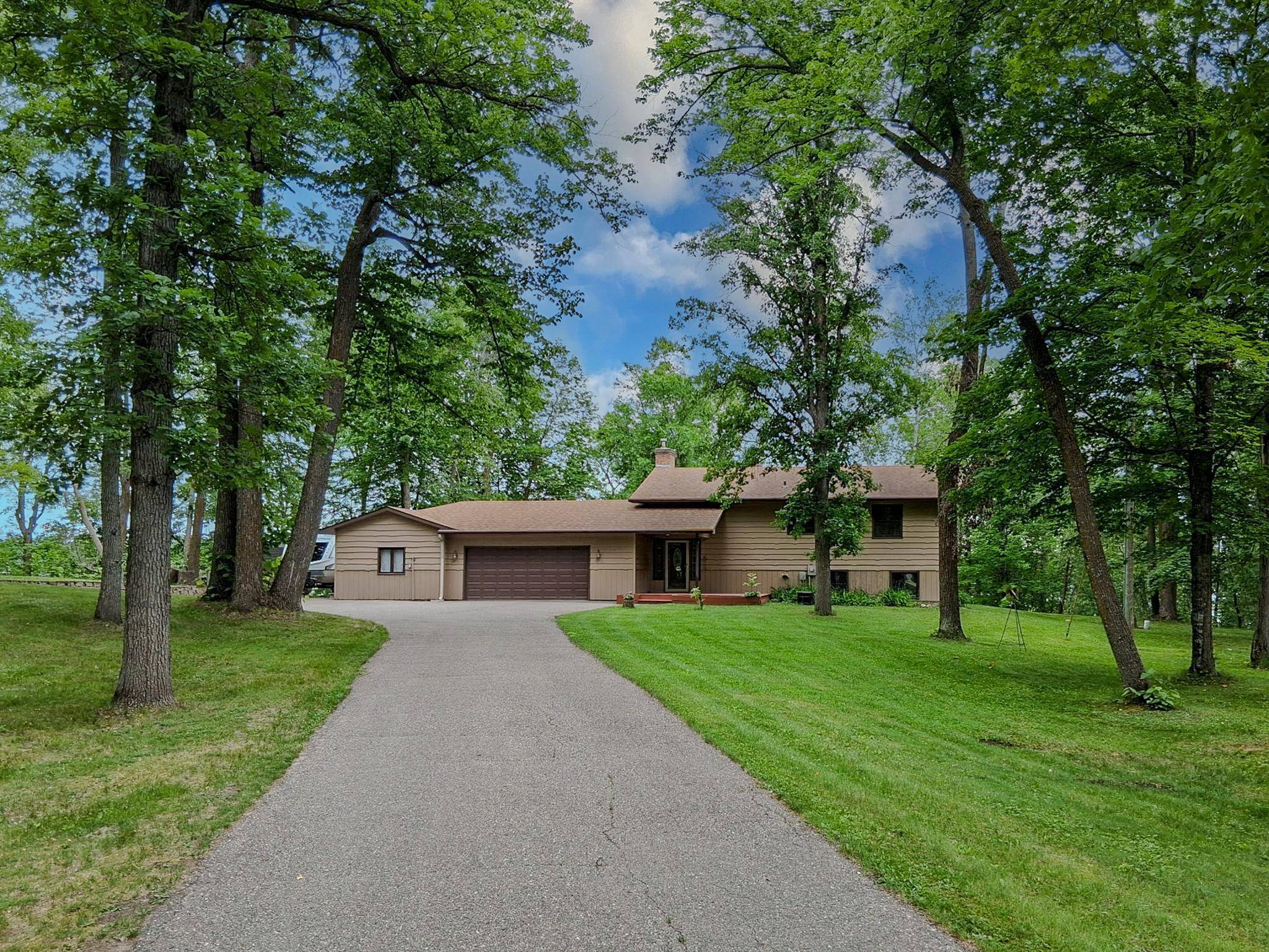 Bemidji, MN 56601,1944 Island View DR NE