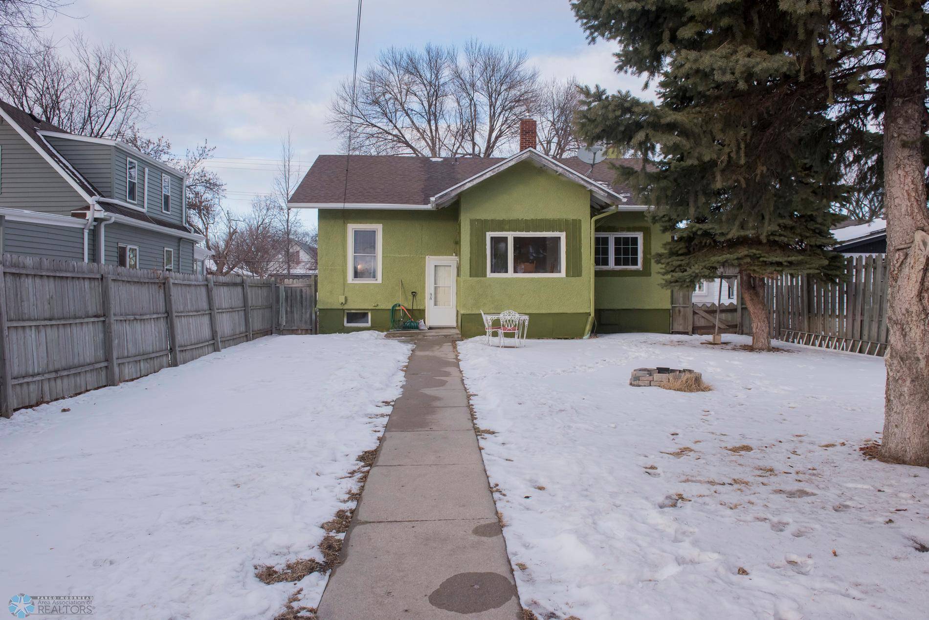 Fargo, ND 58102,1510 3rd AVE N
