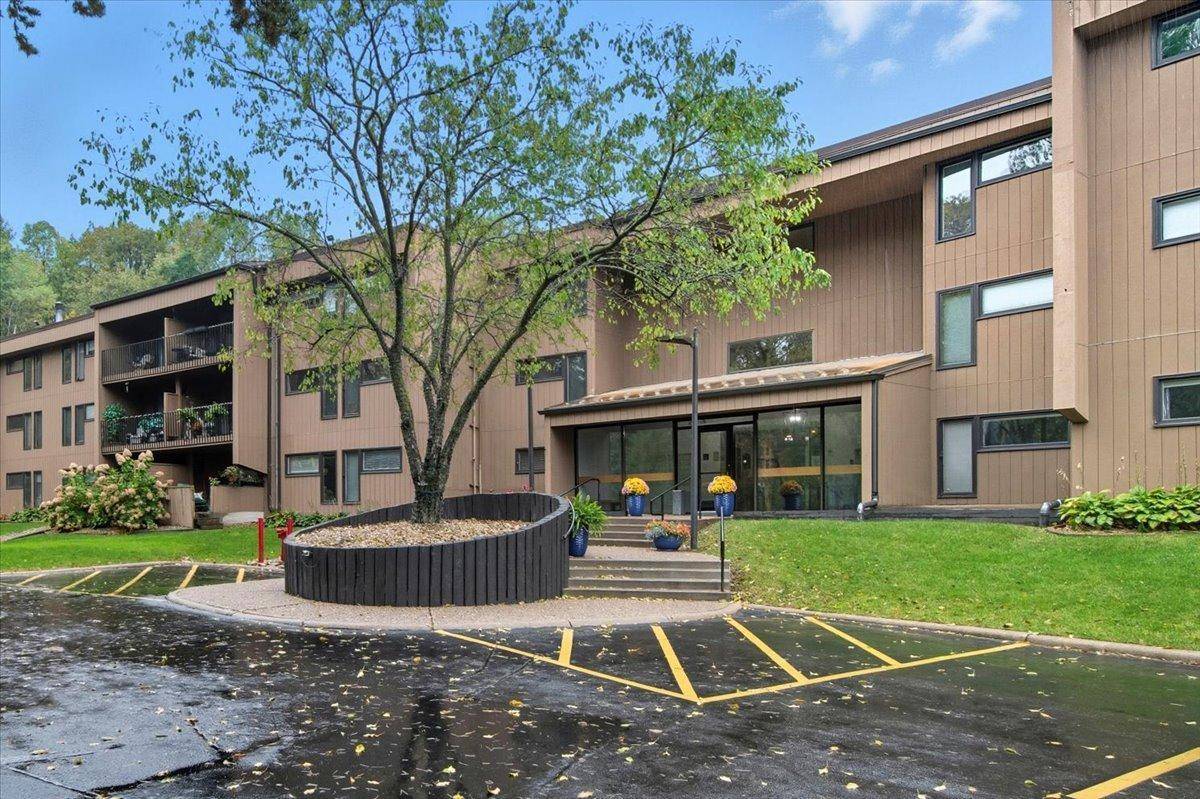 Burnsville, MN 55337,705 E Burnsville Pkwy #215