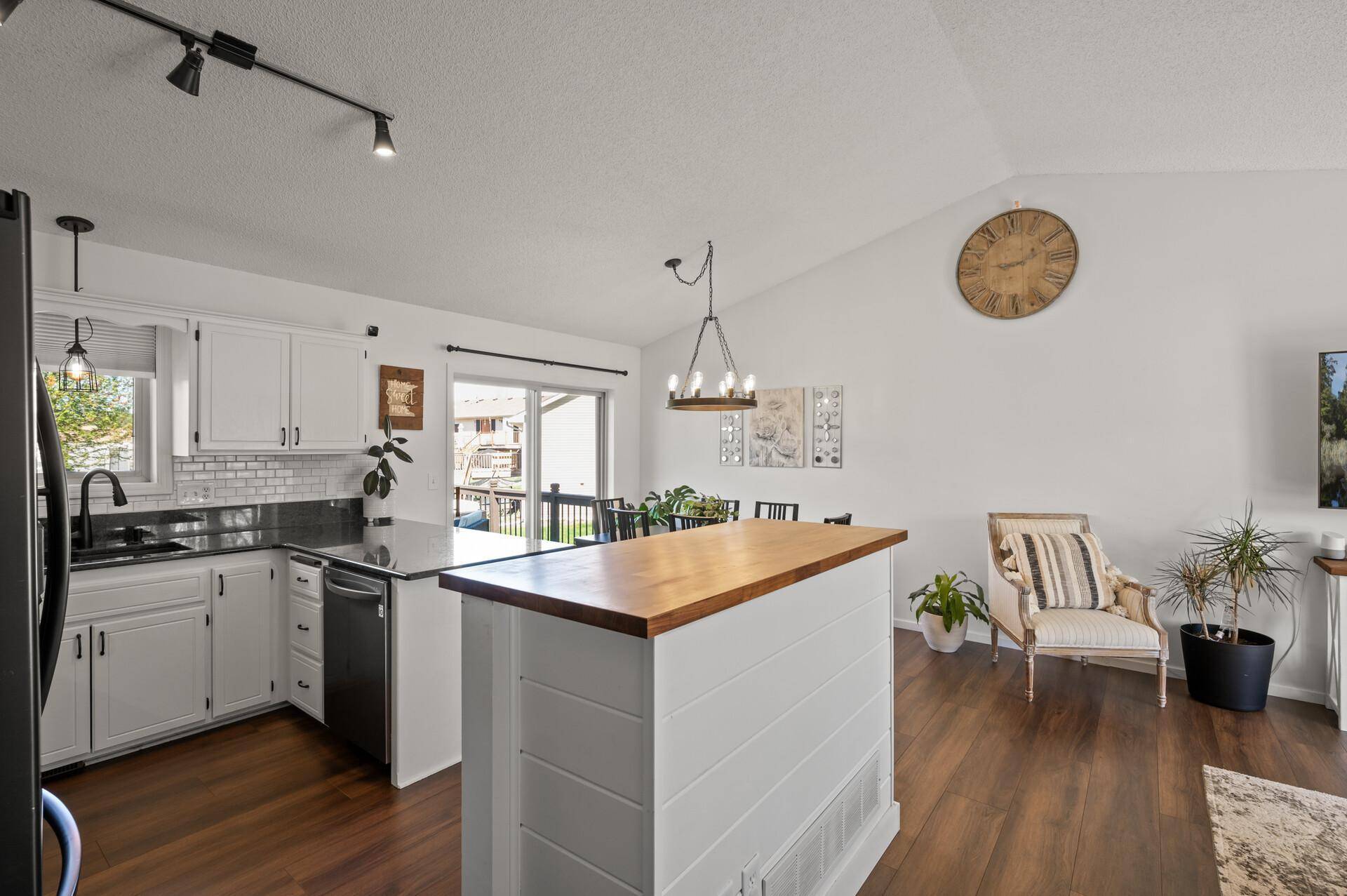 Albertville, MN 55301,6253 Karston DR NE