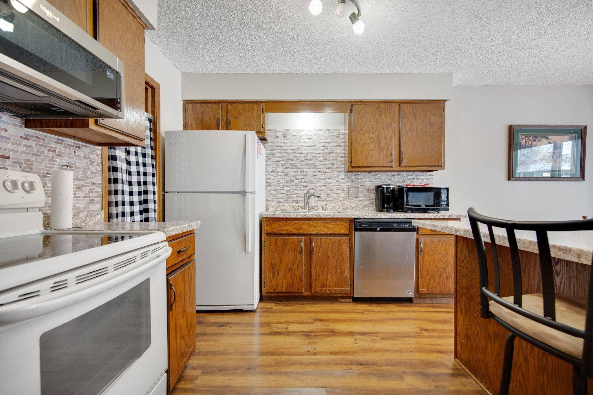 Vadnais Heights, MN 55127,4326 Evergreen DR #706