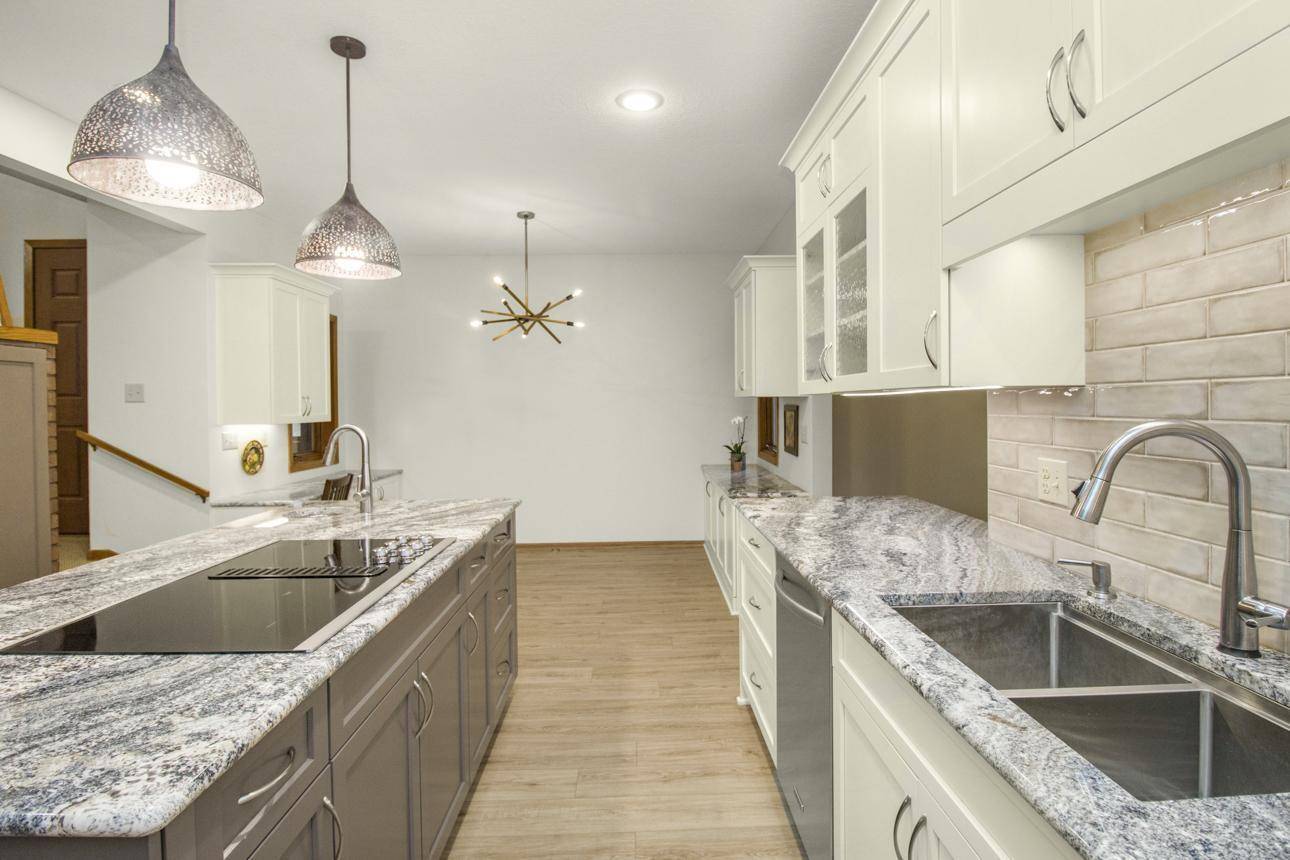 Shoreview, MN 55126,425 Dudley AVE