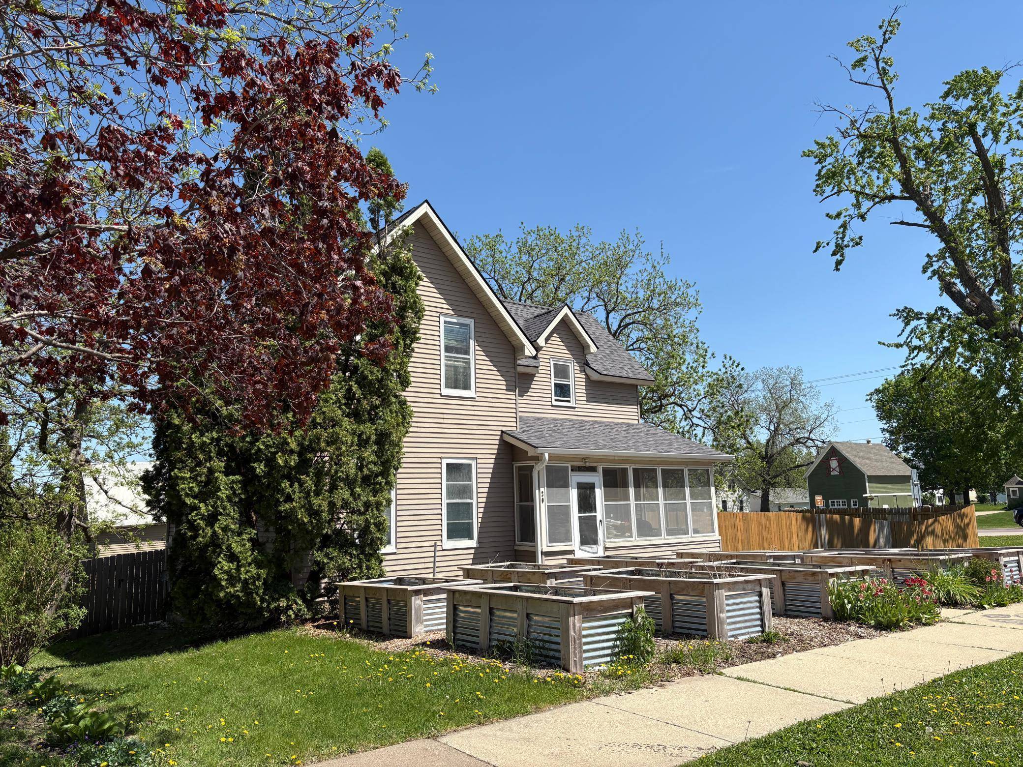 Plainview, MN 55964,20 1st AVE NW