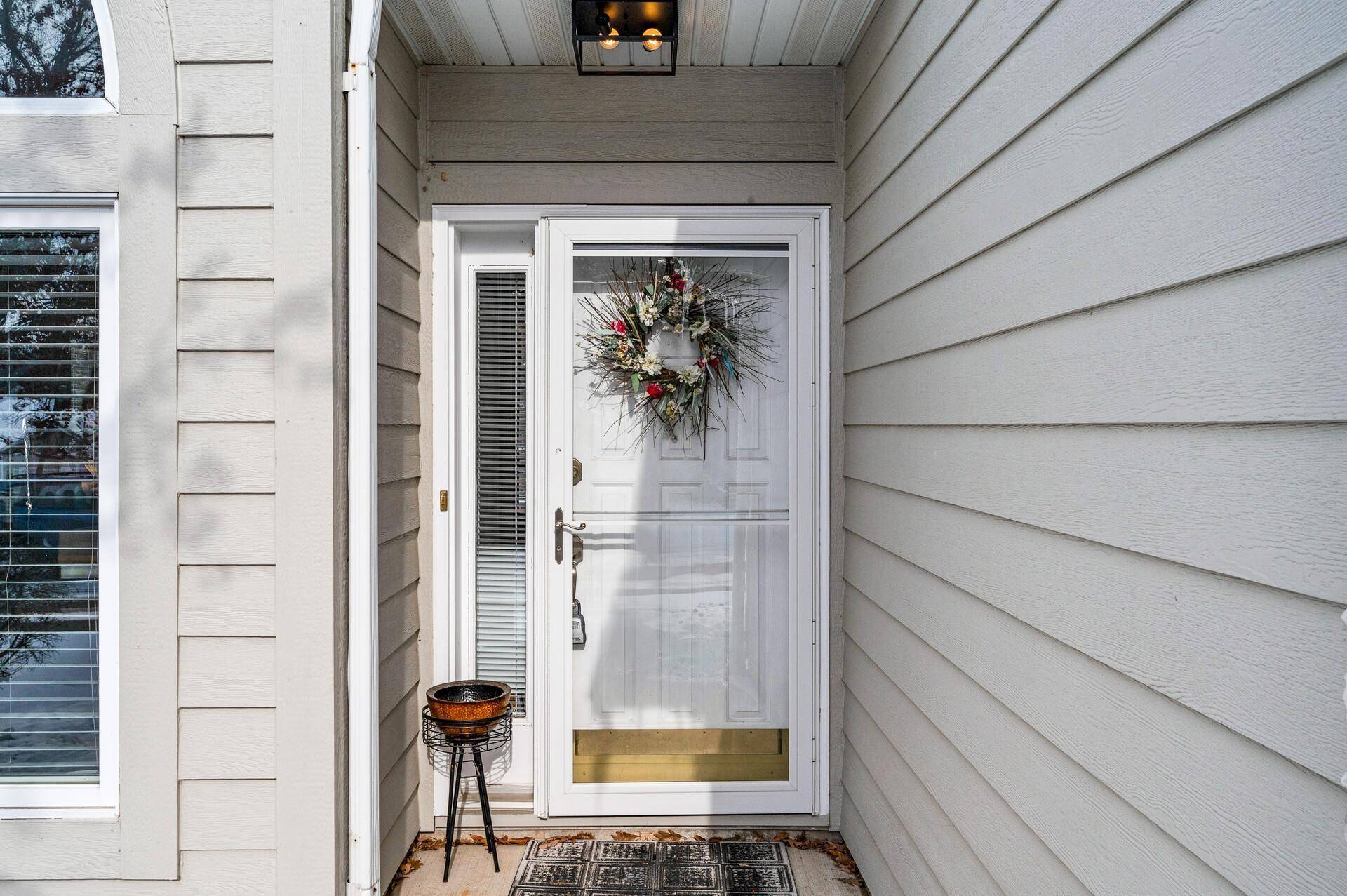 Burnsville, MN 55306,807 Southcross DR E