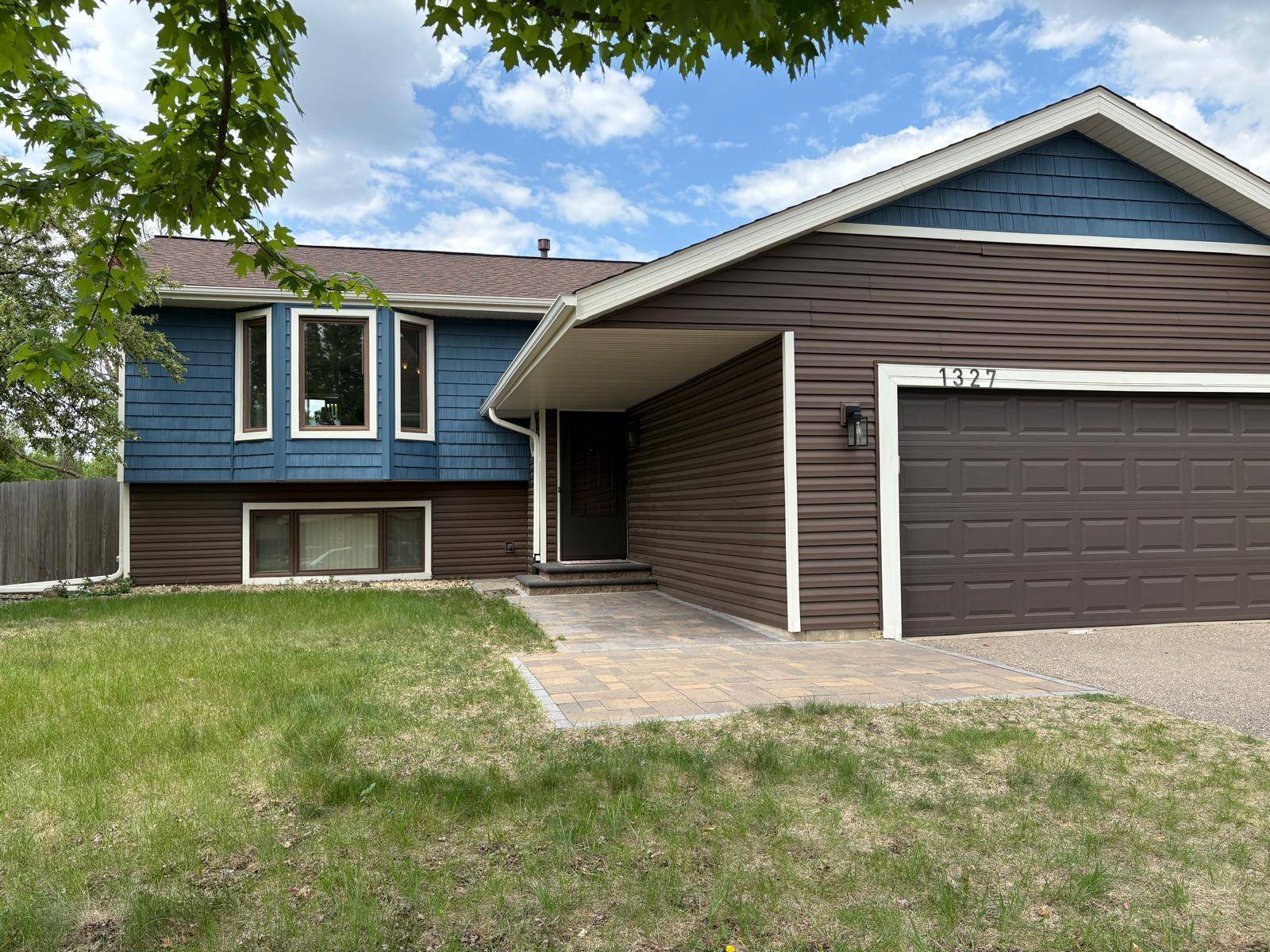 Eagan, MN 55123,1327 Windcrest AVE