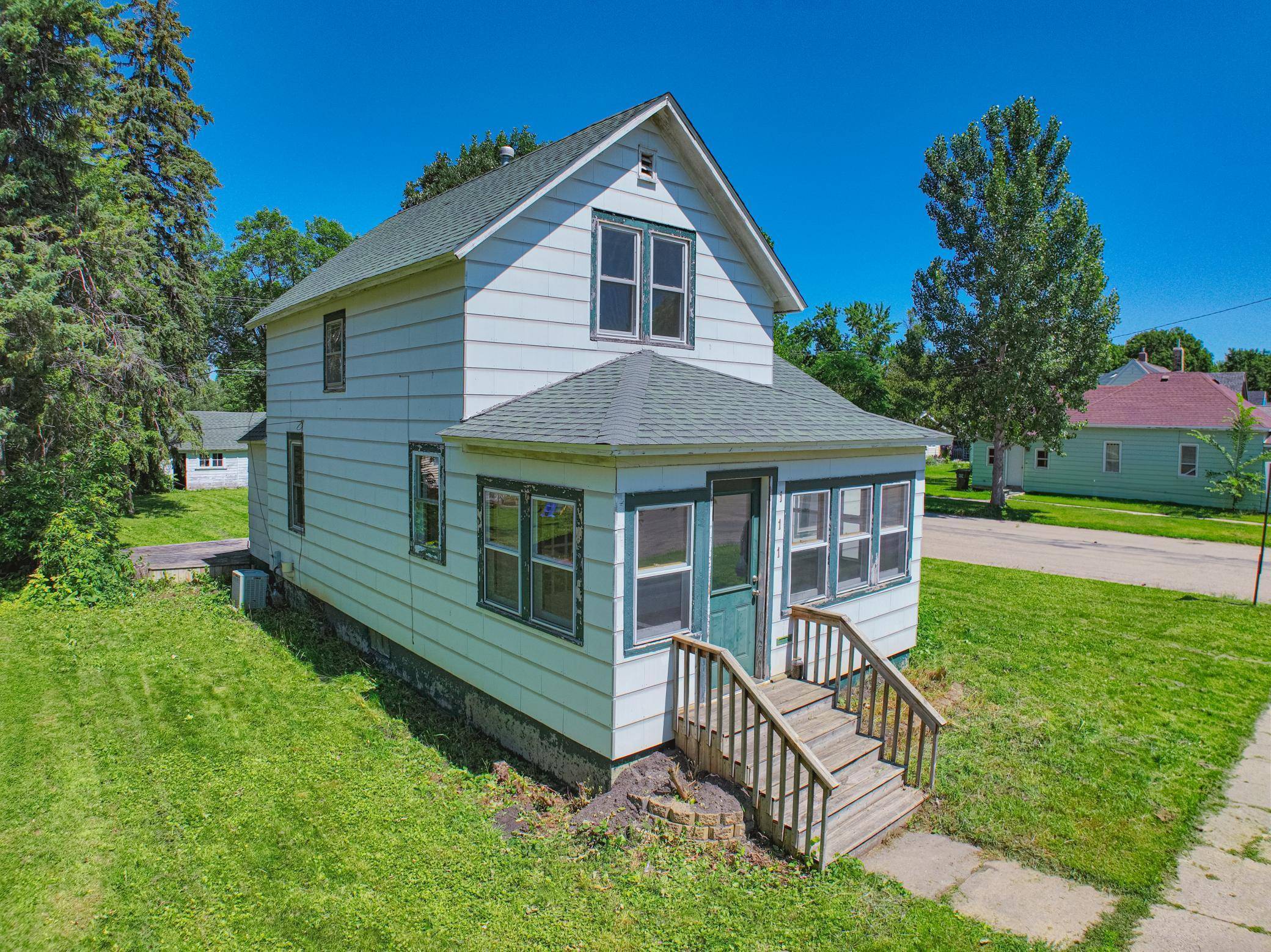 Morris, MN 56267,111 E 8th ST