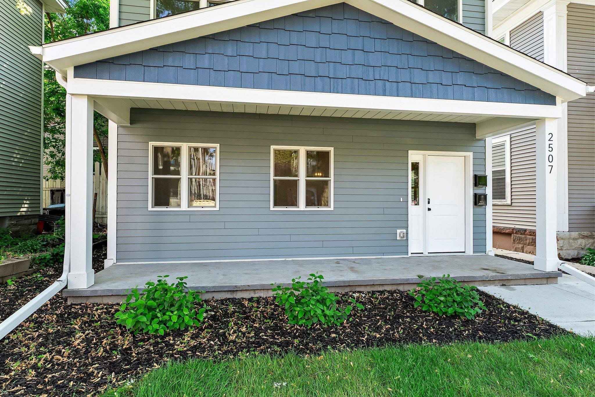 Minneapolis, MN 55404,2507 1st AVE S