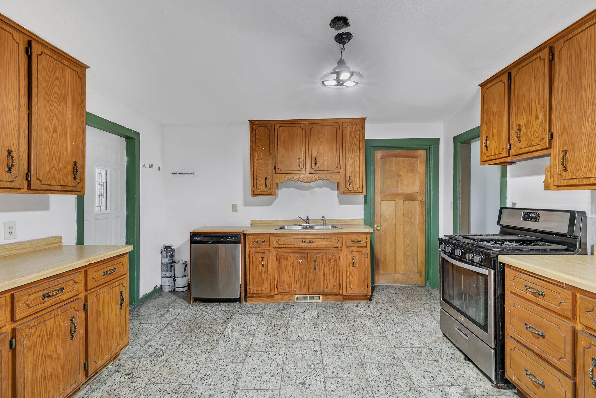 Saint Cloud, MN 56303,428 10th AVE N