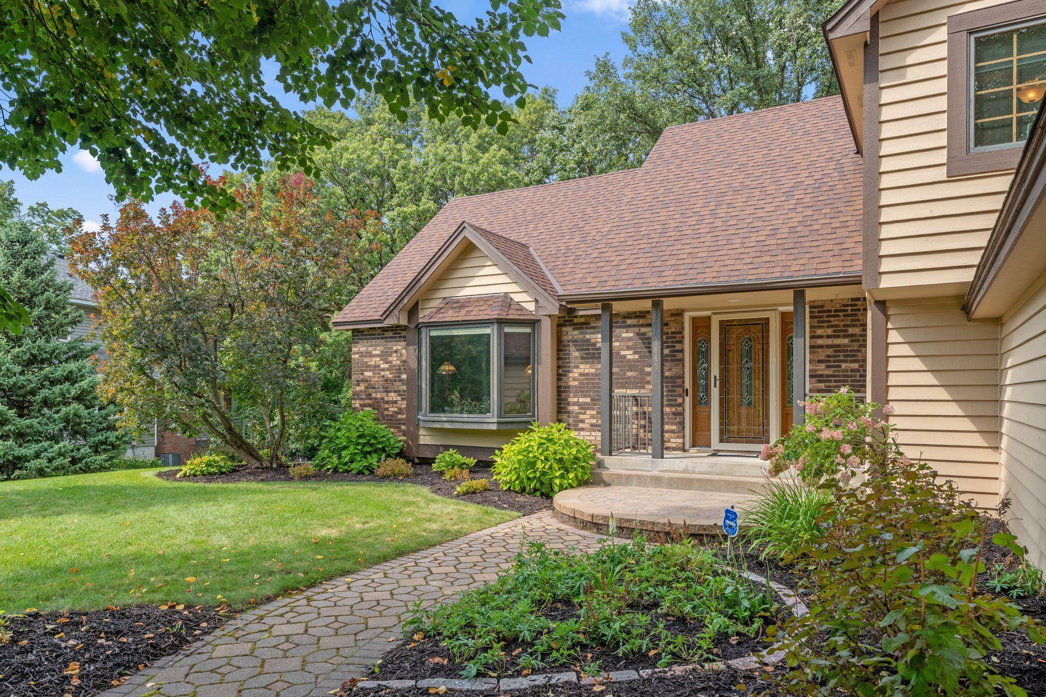 Arden Hills, MN 55112,1445 Arden Oaks DR
