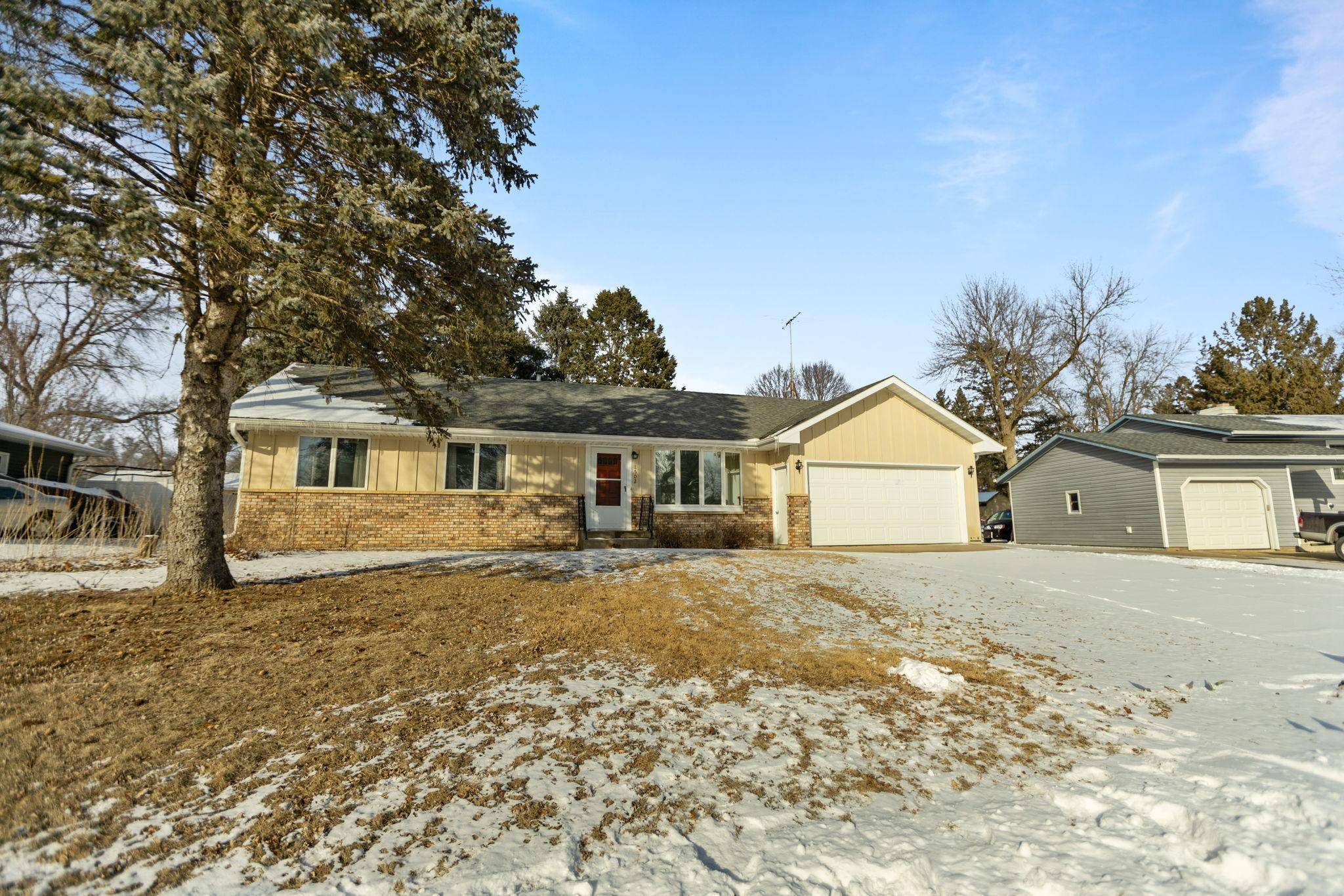 Faribault, MN 55021,1502 Windsor PL