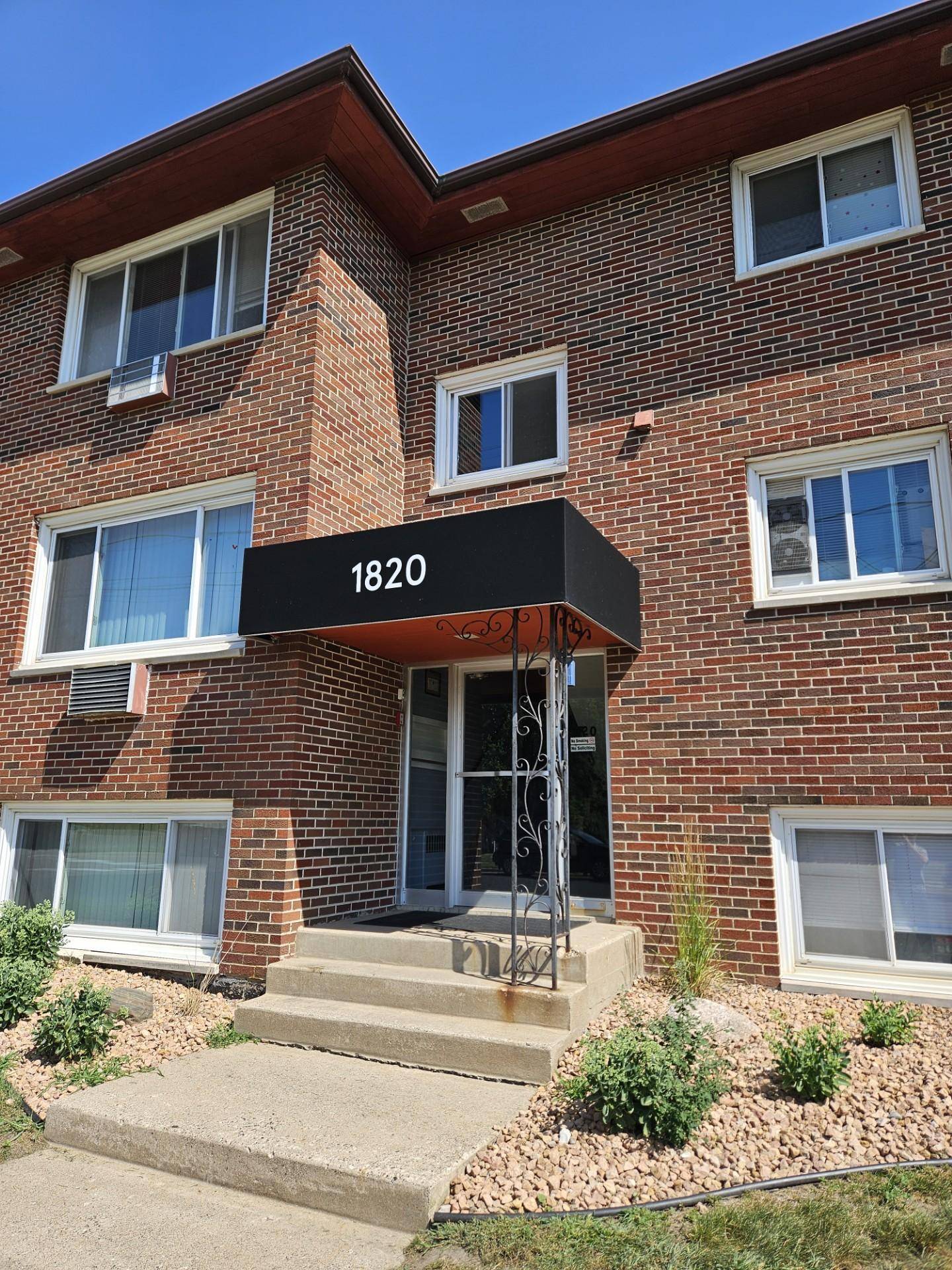 South Saint Paul, MN 55075,1820 Bromley ST