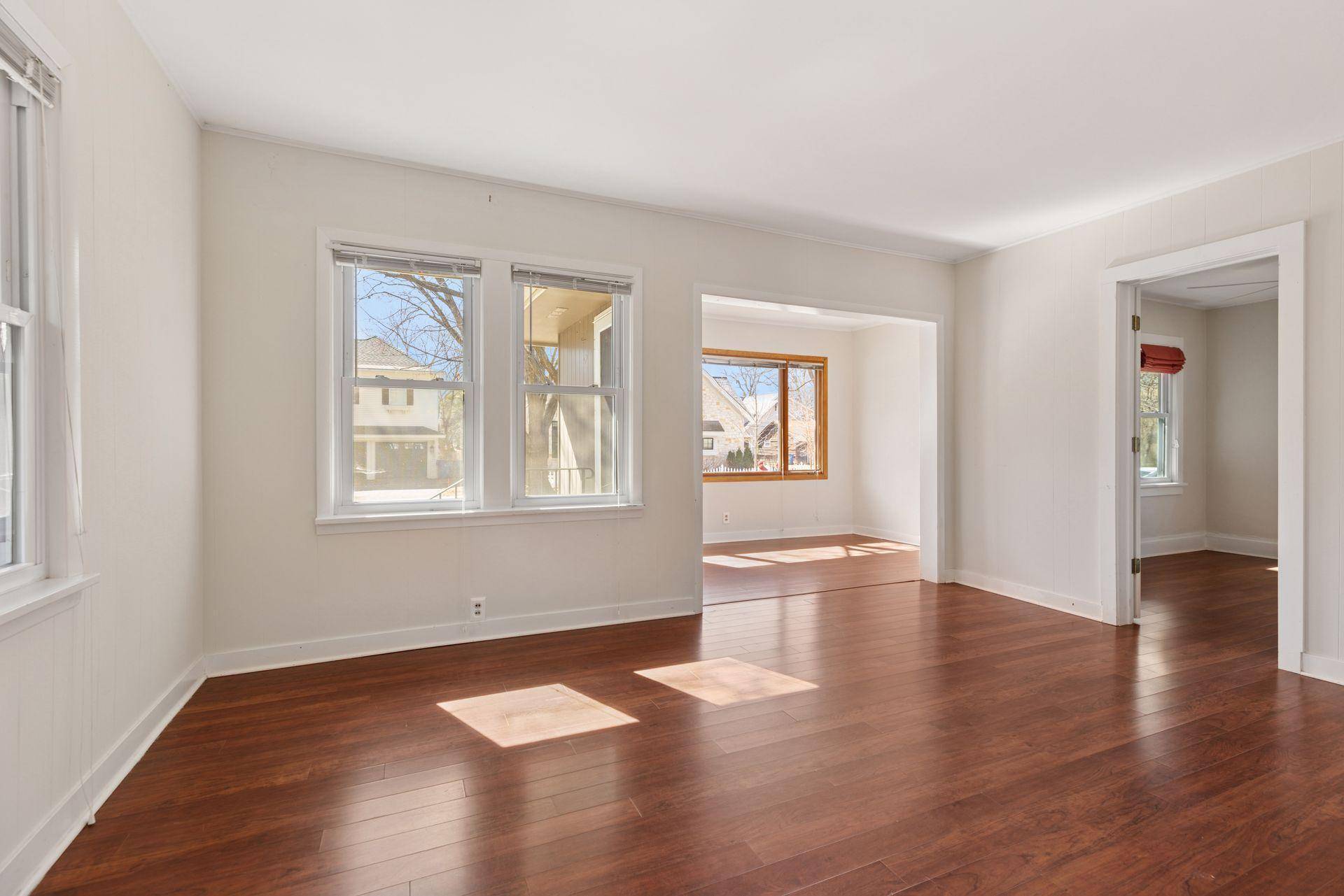 Excelsior, MN 55331,161 3rd ST