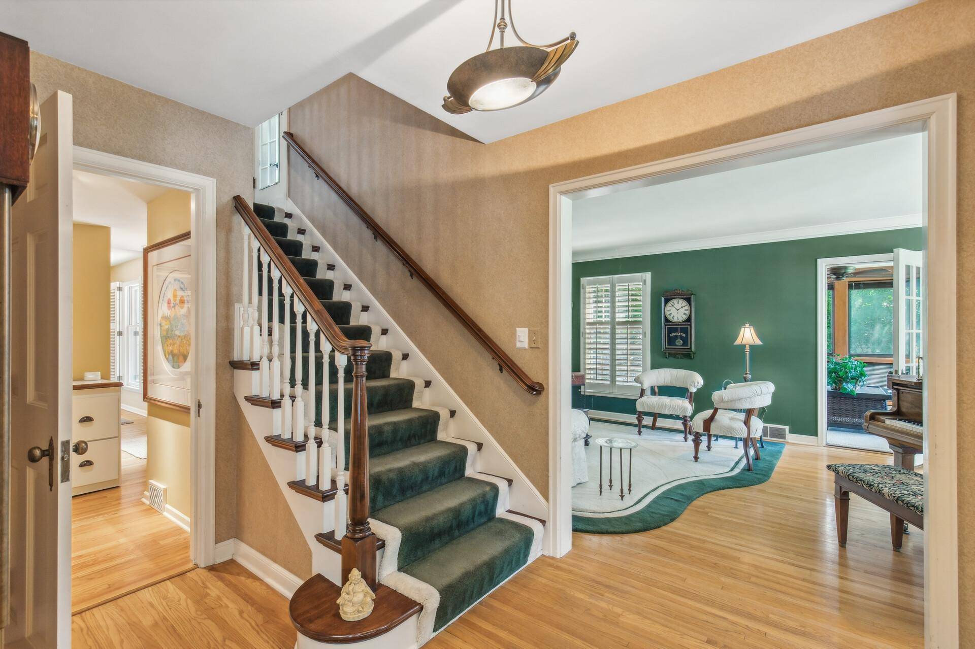 Edina, MN 55343,509 Blake RD S
